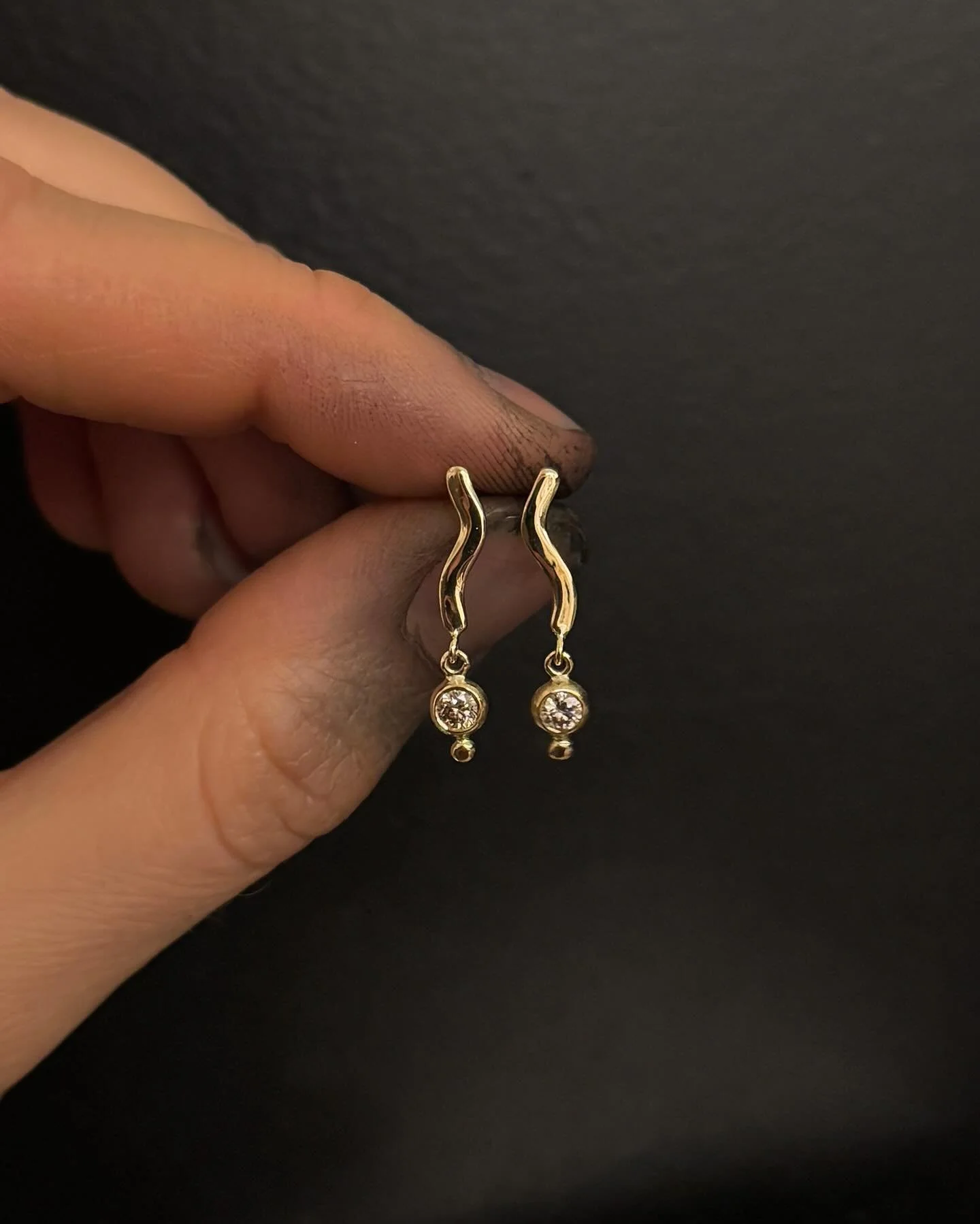 Et par af de nye &oslash;reringe jeg har arbejdet p&aring;, snart klar til at komme i butikken ✨