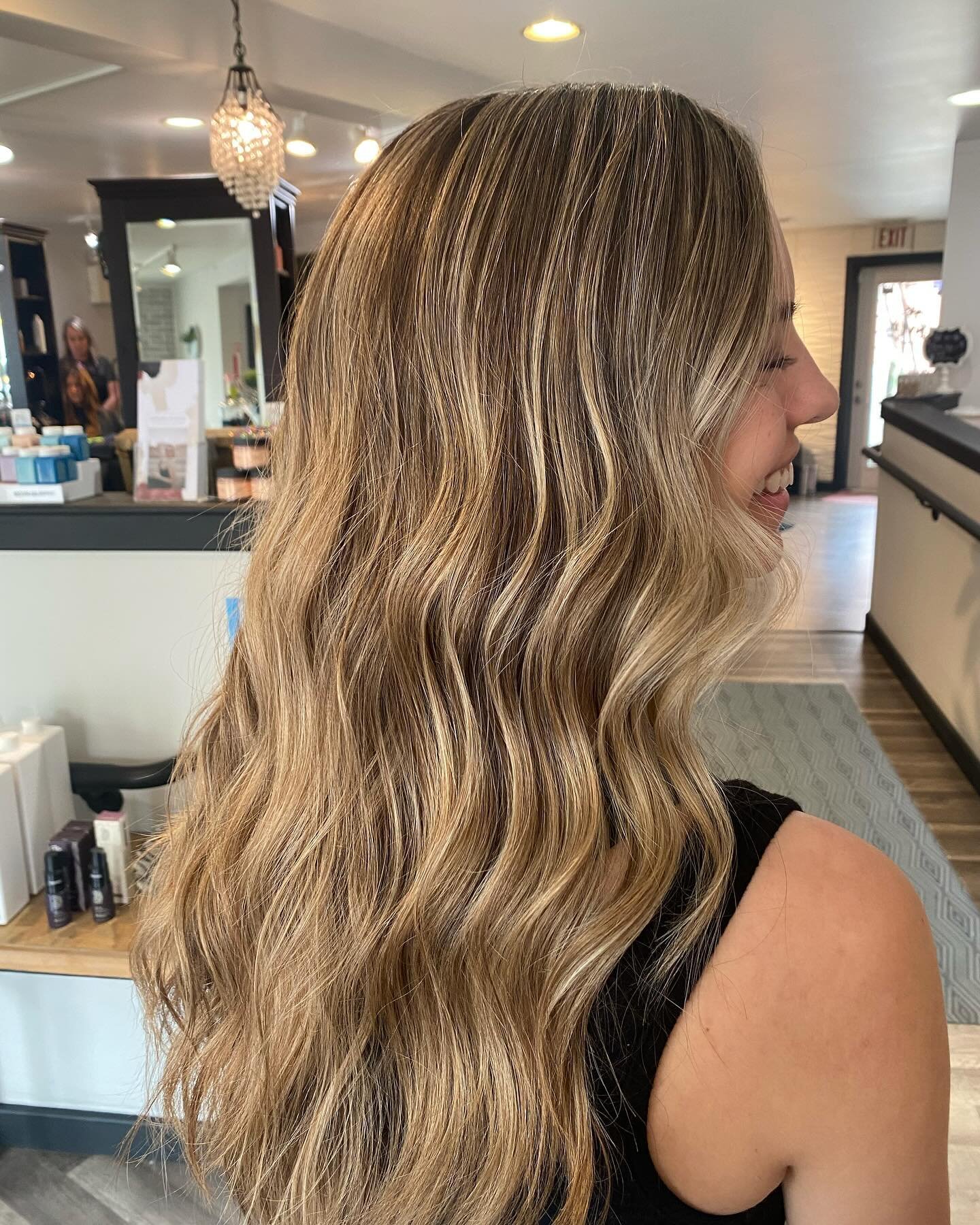 Highlights by Jess H! Perfect look for the warmer weather 🌞