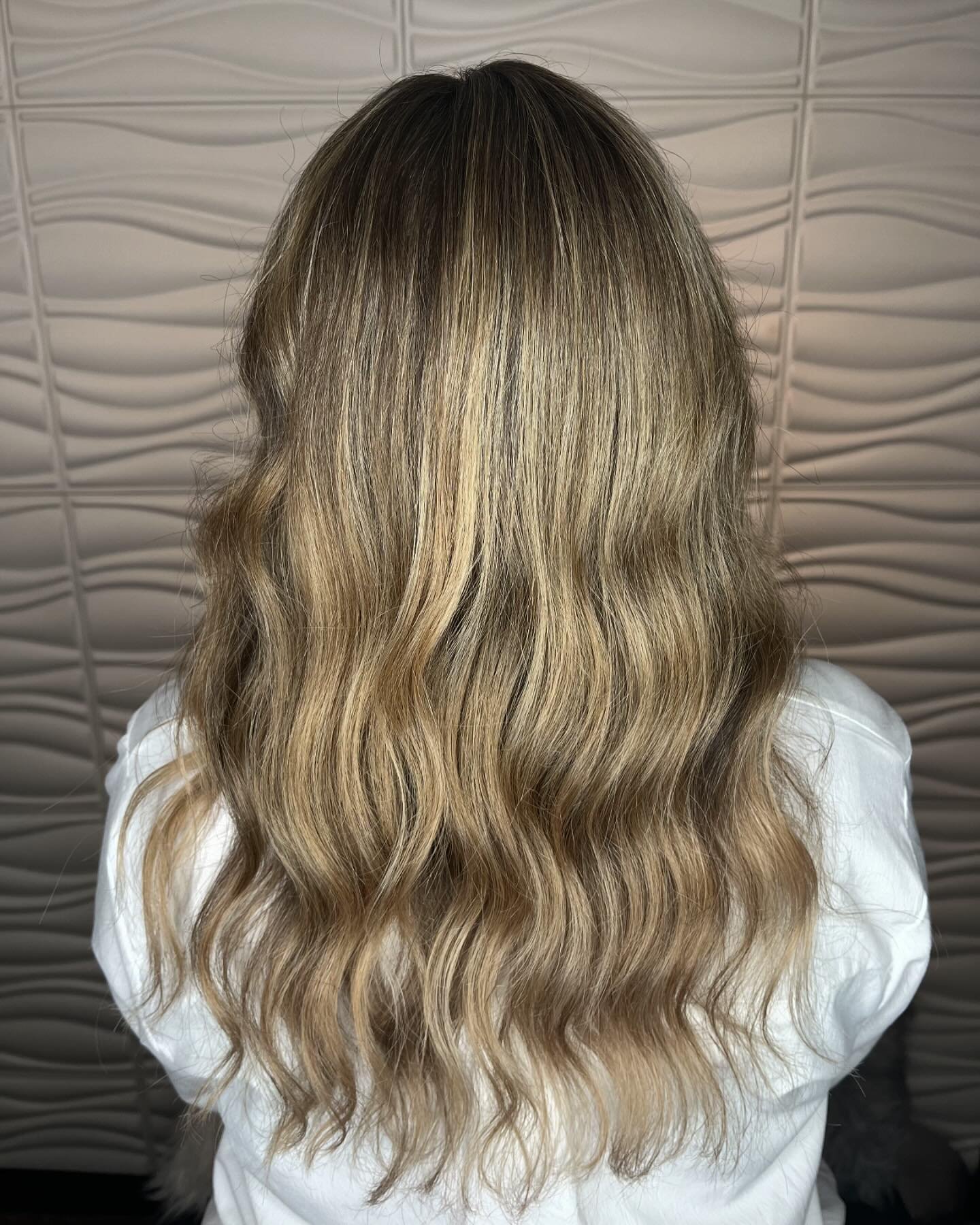 Beautiful buttery blonde by Janell! 🌟