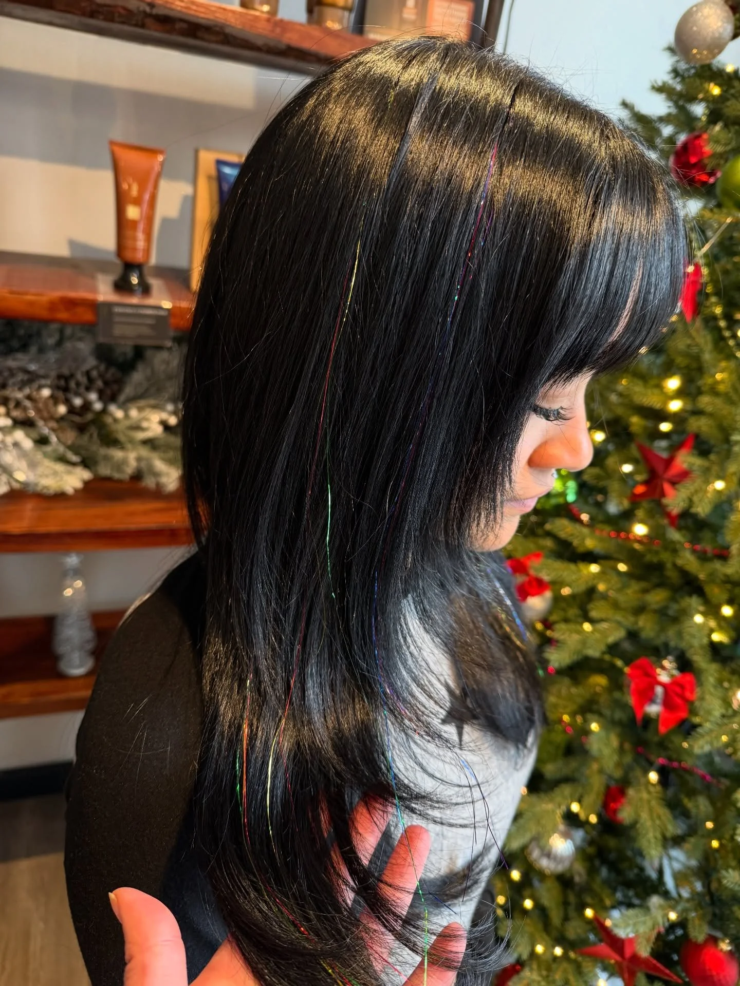 Add a little sparkle to your holiday ✨Hair &amp; tinsel by Sareese! 💖