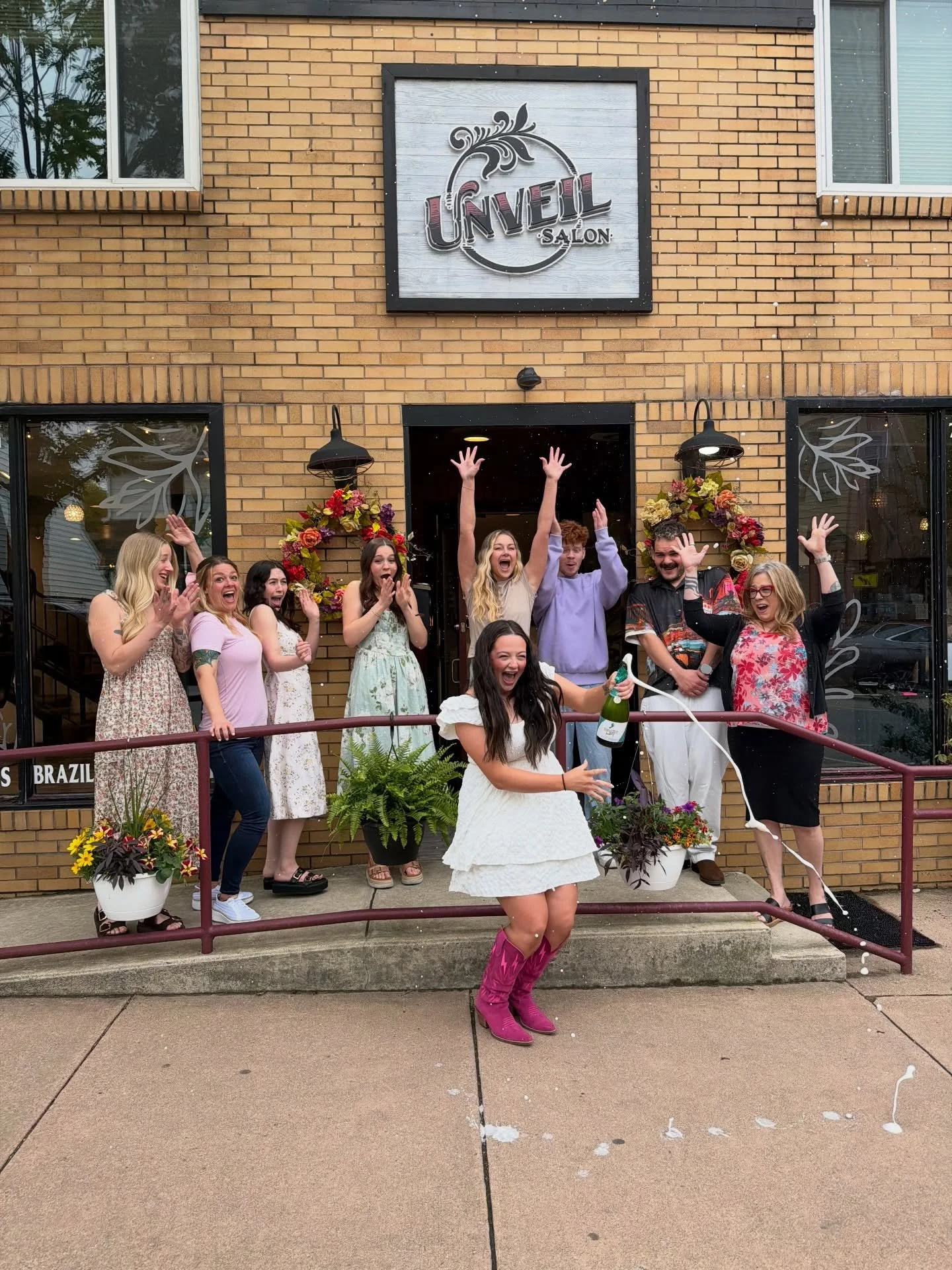 Shout out to Bella for planning this amazing event! Thank you to everyone who came out in the rain and to our vendors for making it a huge success! 🥂