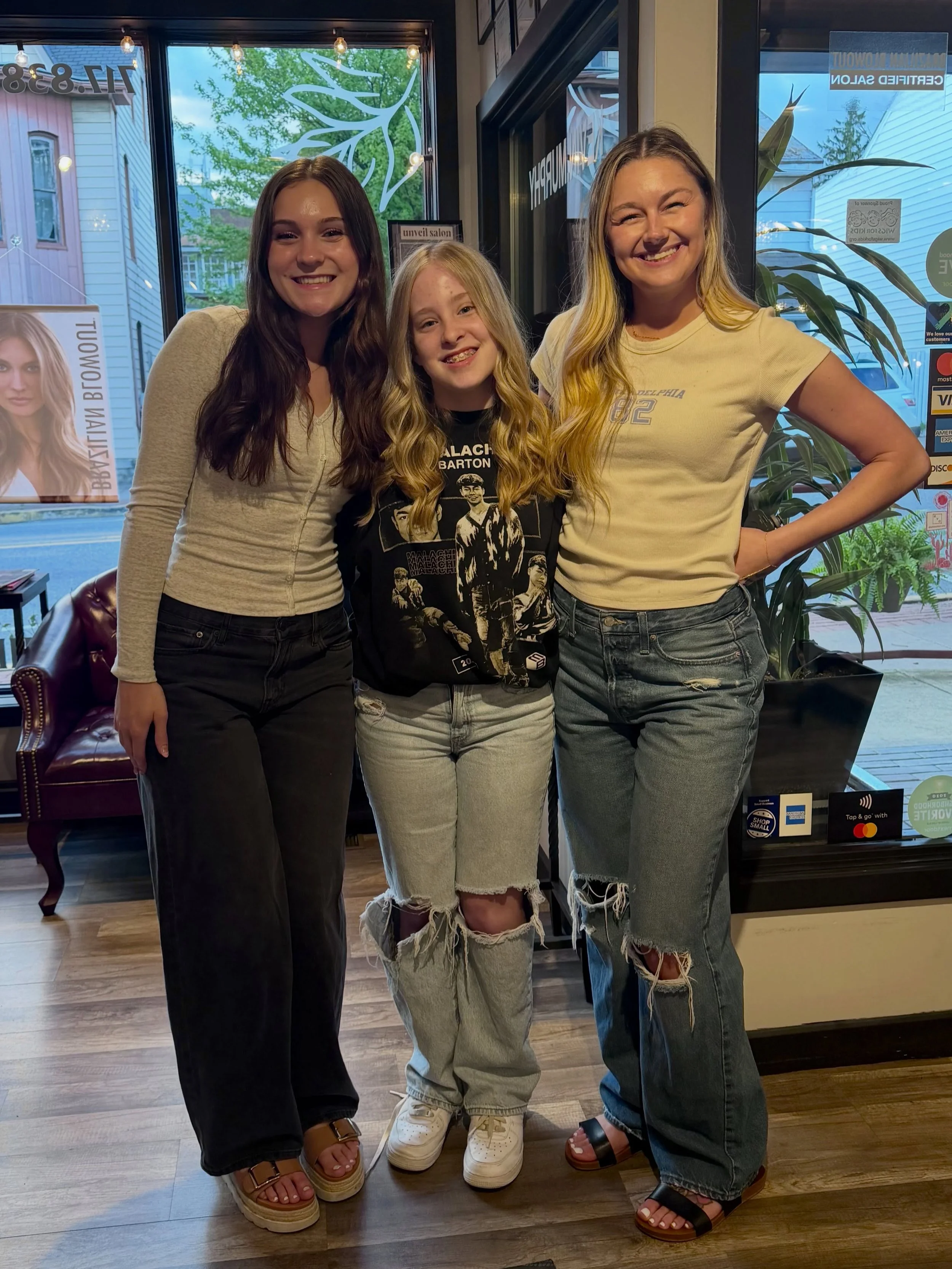 Happy customer!✨Laurette gave her guest a blonde makeover and it&rsquo;s beautiful! 😍
