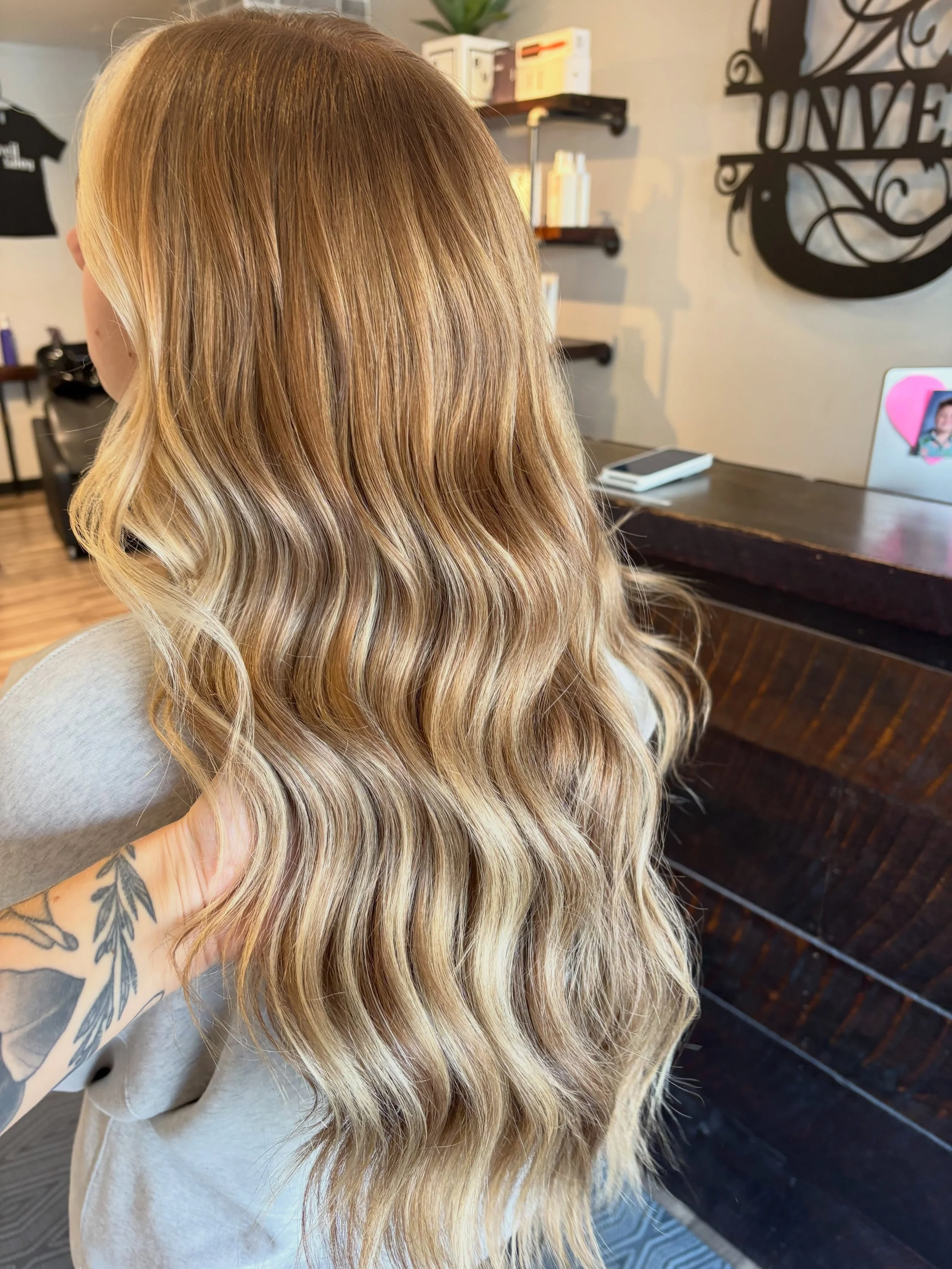 There&rsquo;s blonde&hellip; and then there&rsquo;s blonde with dimension.

Jess H. has developed a true passion for creating beautifully dimensional, lived-in blondes&mdash;combining thoughtfully placed highlights and lowlights to create depth, move
