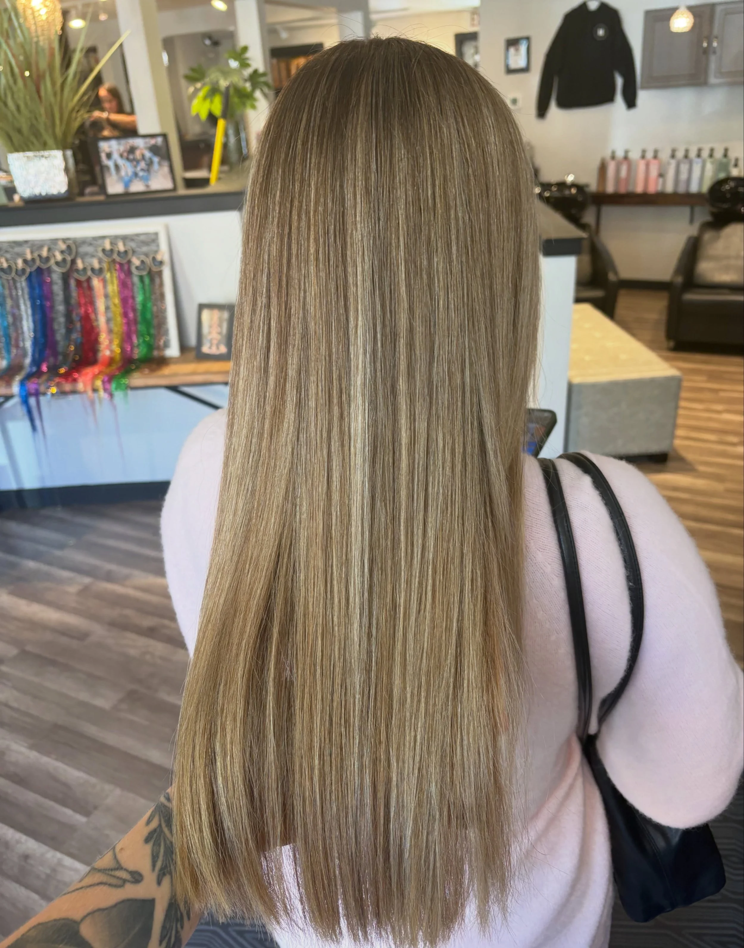 The kind of color that doesn&rsquo;t scream &ldquo;I just got my hair done.&rdquo; ✨

Soft dimension, seamless blending, and a beautiful grow-out&mdash;that&rsquo;s Jess H&rsquo;s sweet spot. 🤍

Beautiful now. Beautiful weeks from now.