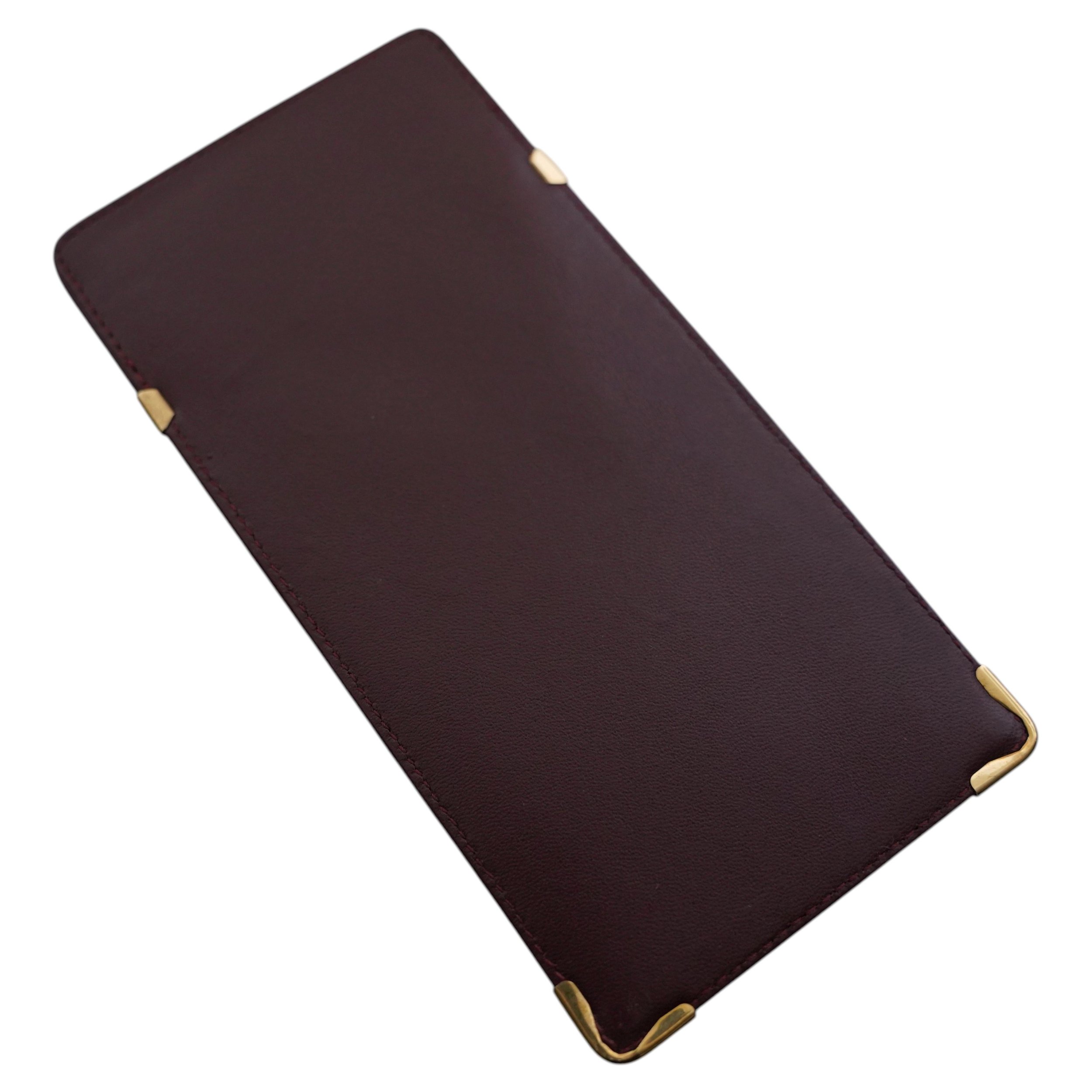 Cartier-Bordeaux-Leather-Yellow-Gold-Eyeglass-Case-Must-Burgundy-12.jpg