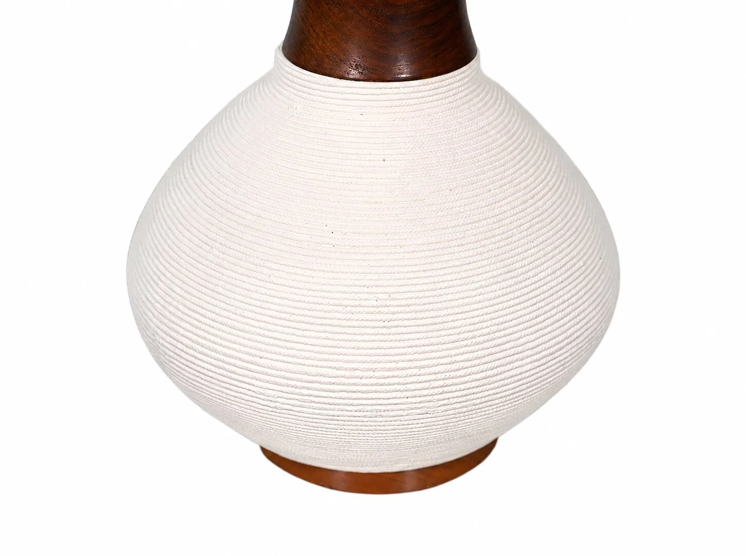Maria-Kipp-Quartite-Creative-XL-White-Lamp-Walnut-13.jpg