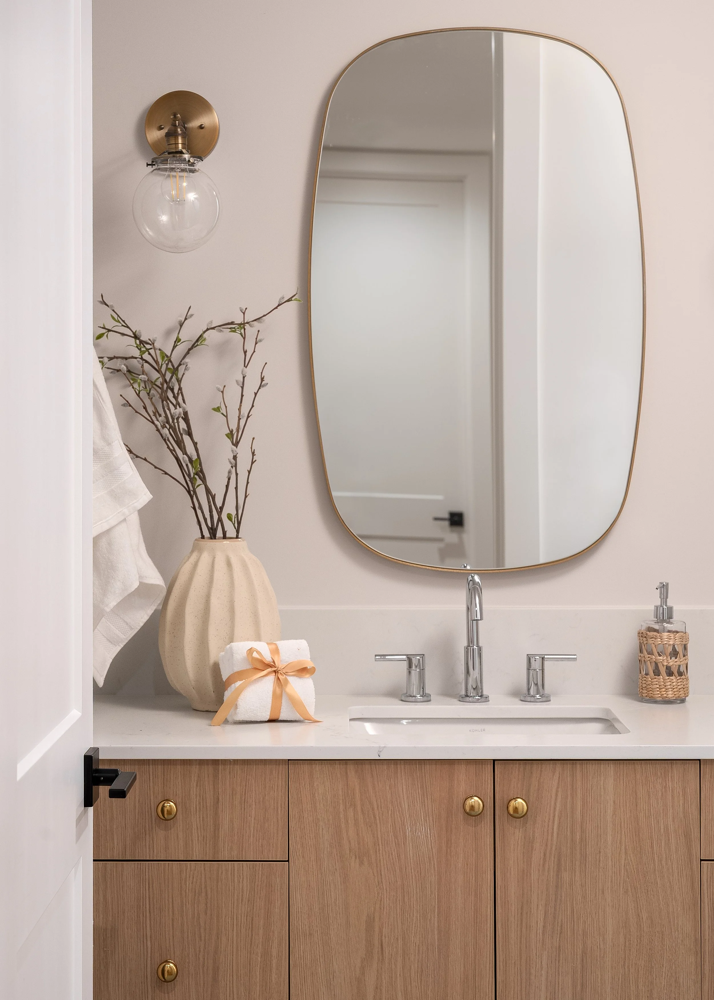 Bathroomvignette.jpg