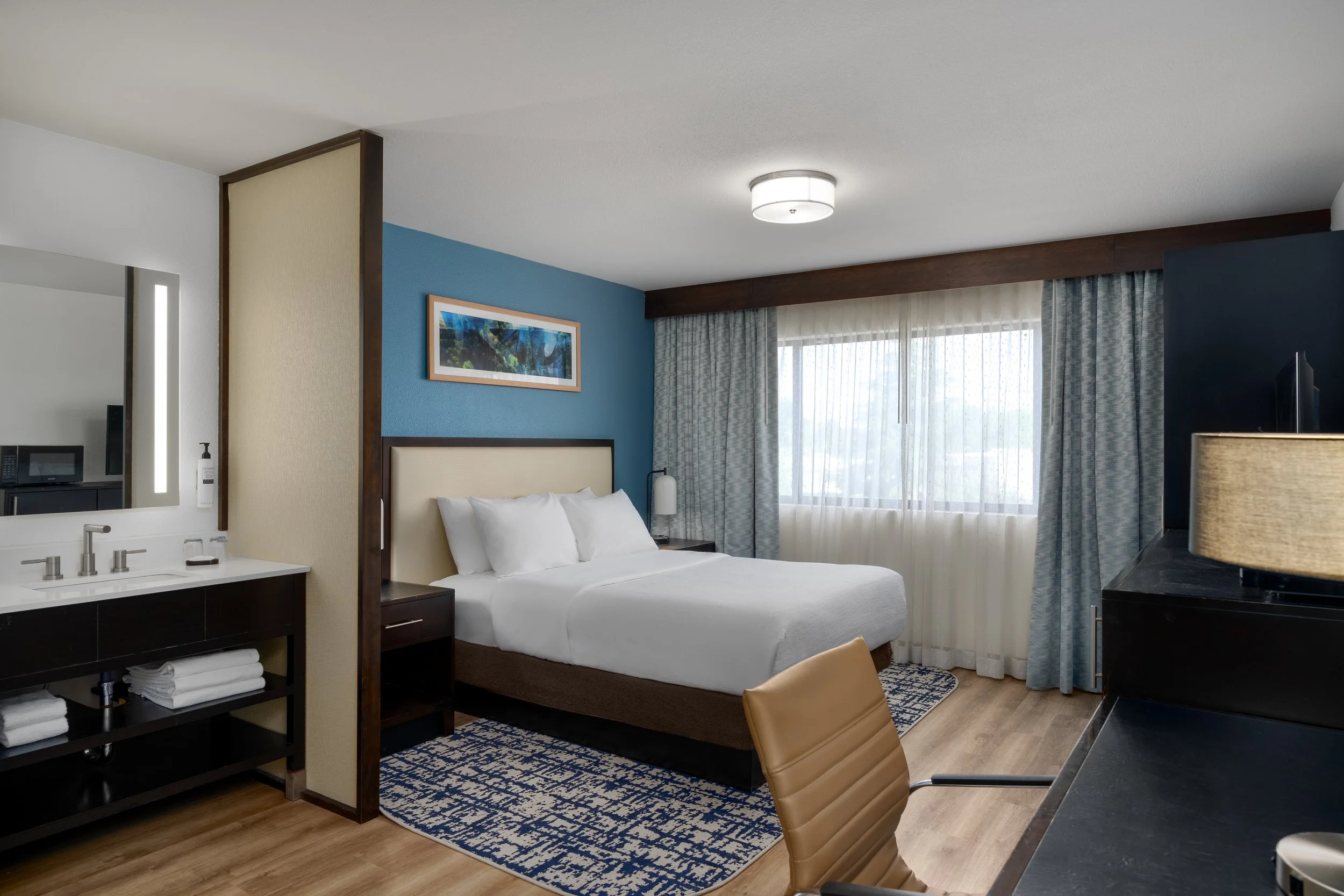 1 Queen Urban Room 2.jpg