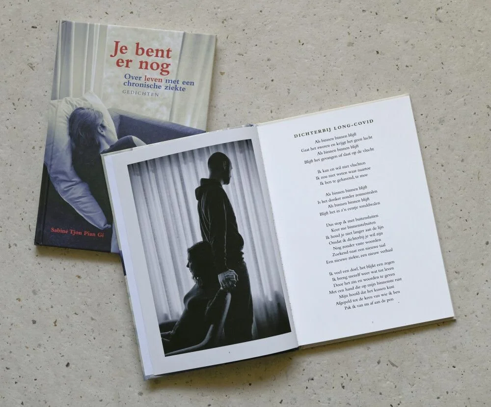 Dichtbundel “Je bent er nog”