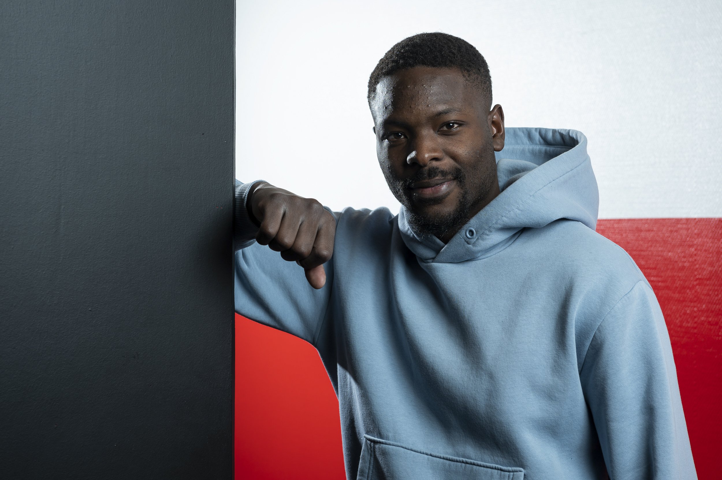 Portrait de Louis Mafouta, footballeur international centrafricain évoluant au poste d'avant-centre.