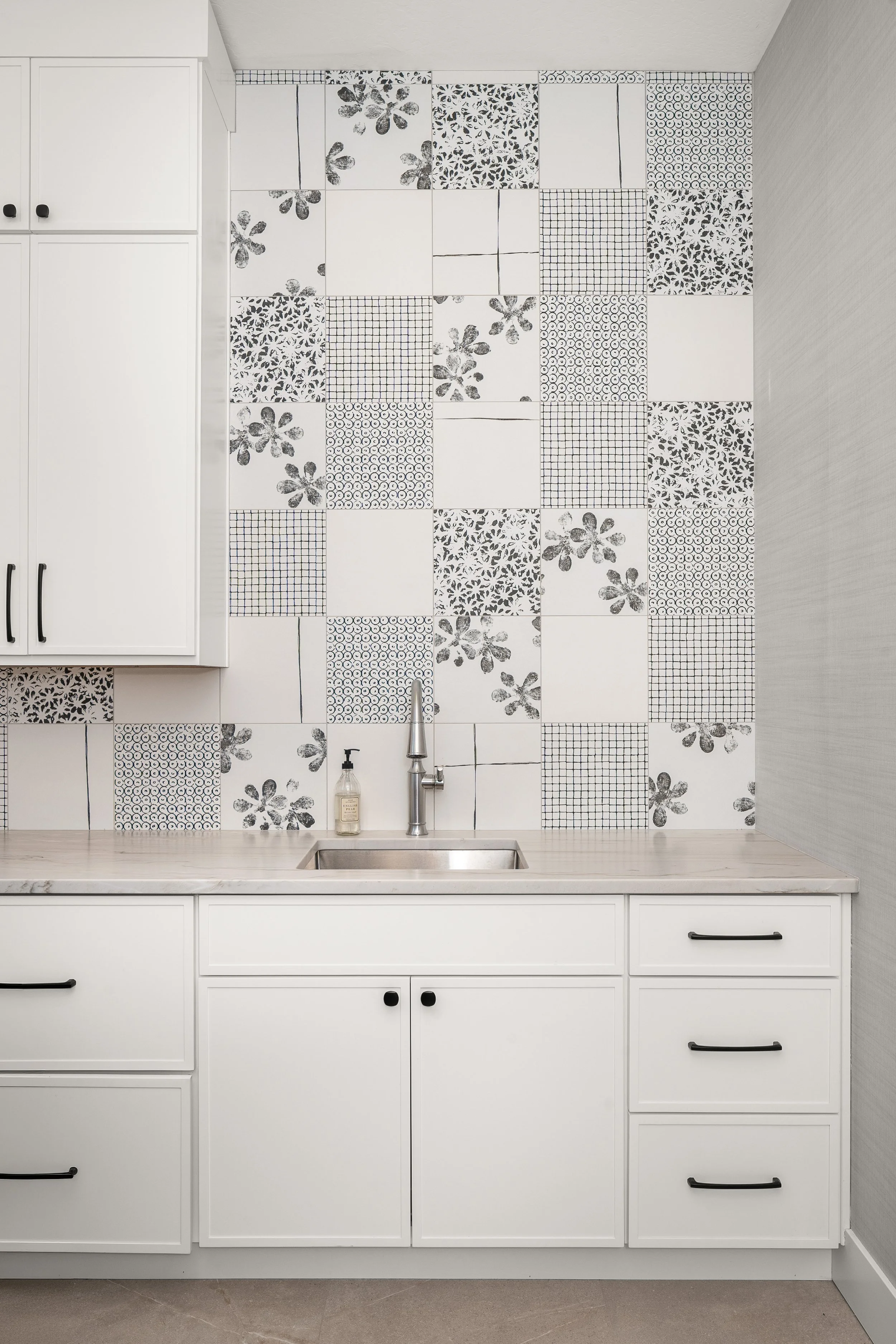 075-7115 S Plymouth Rd-071.jpg