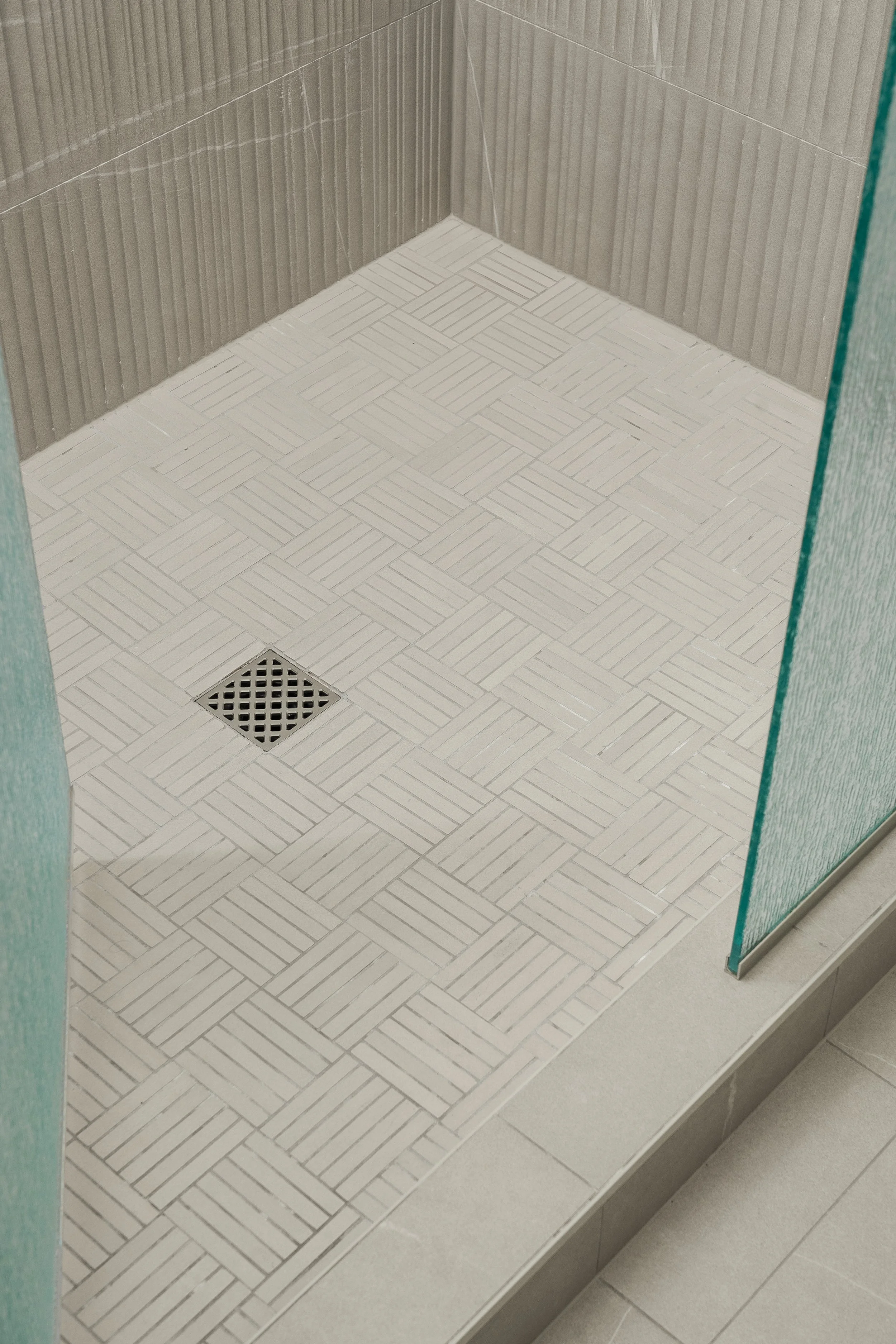 086-7115 S Plymouth Rd-082.jpg