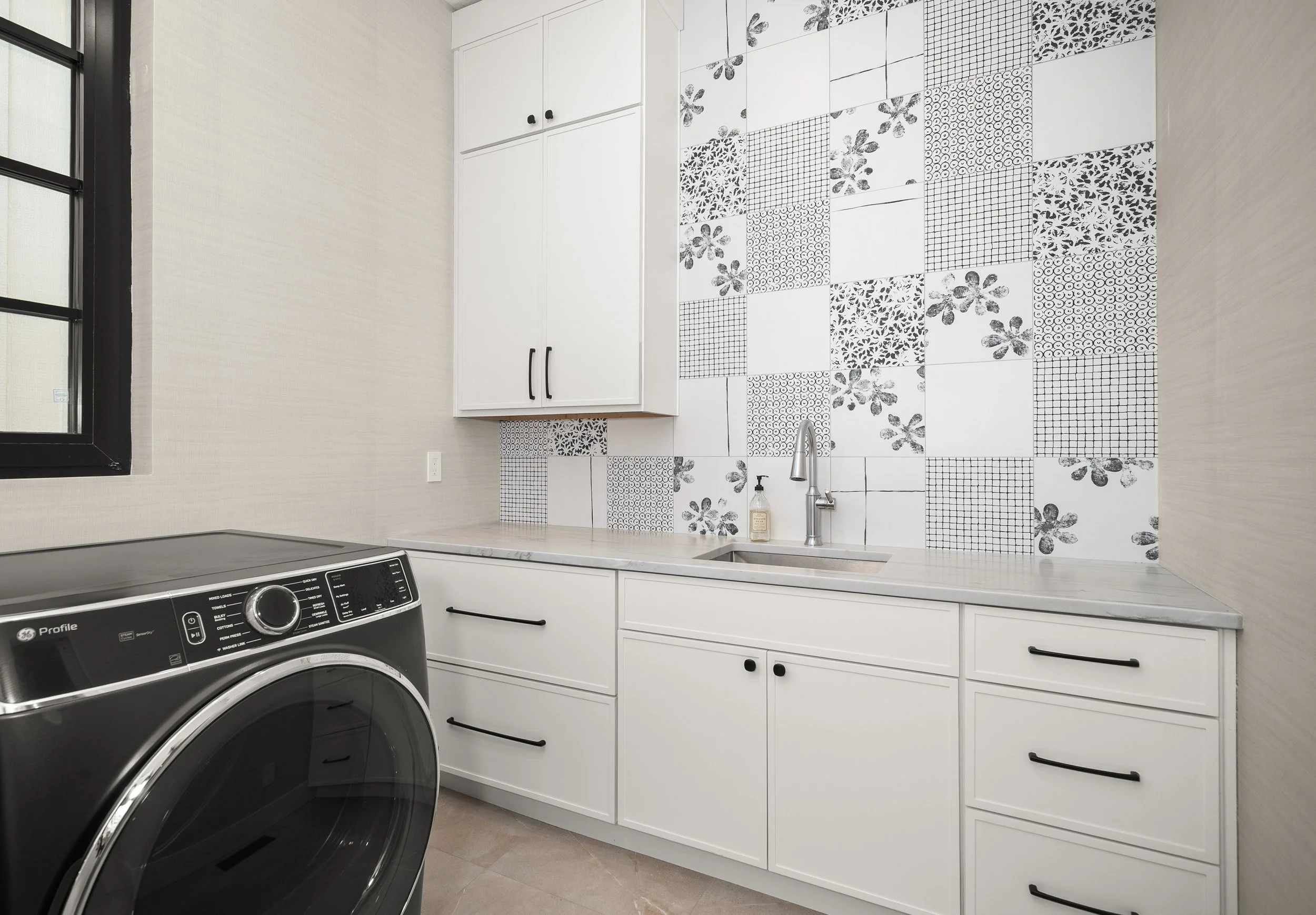 070-7115 S Plymouth Rd-066.jpg