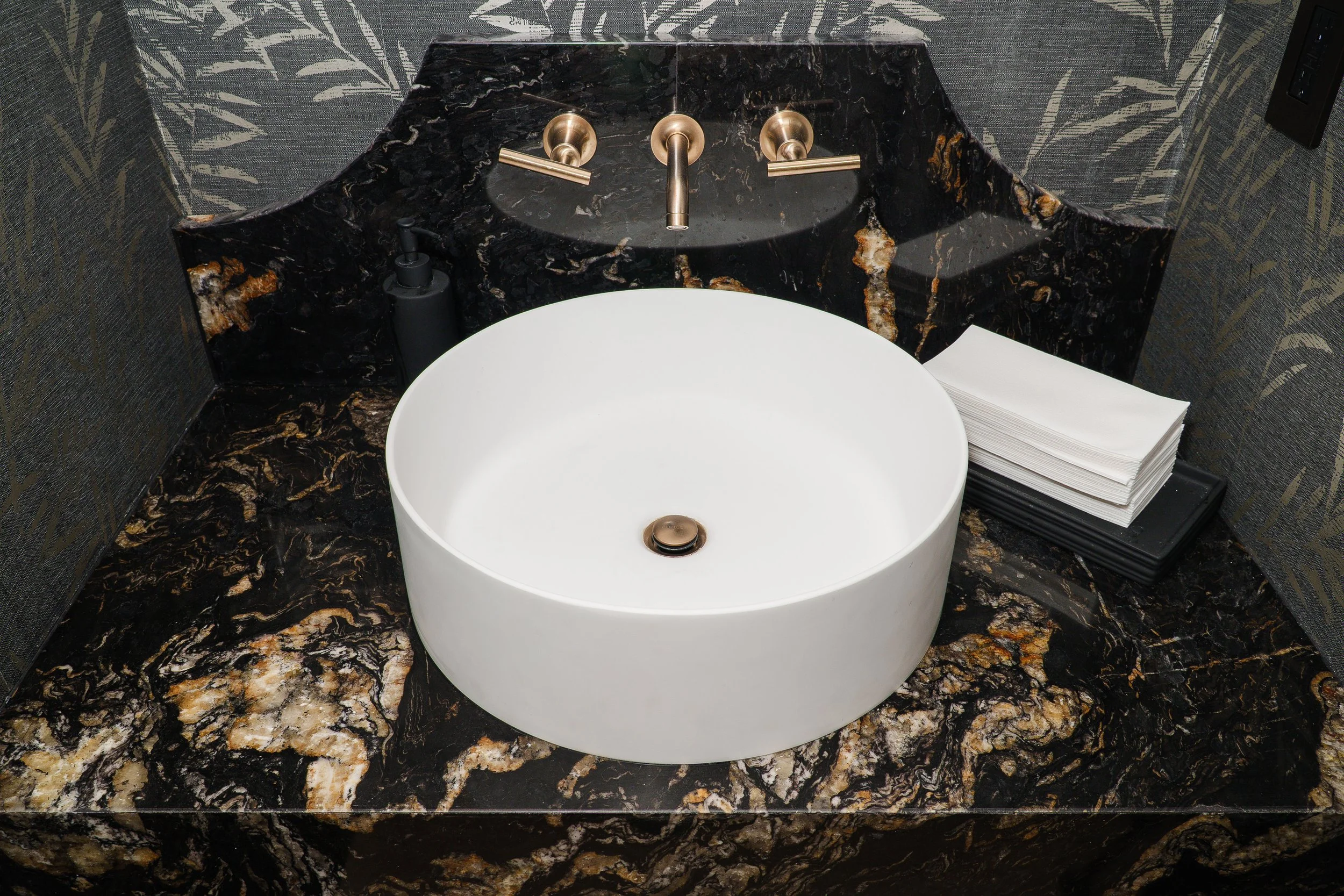 067-7115 S Plymouth Rd-063.jpg