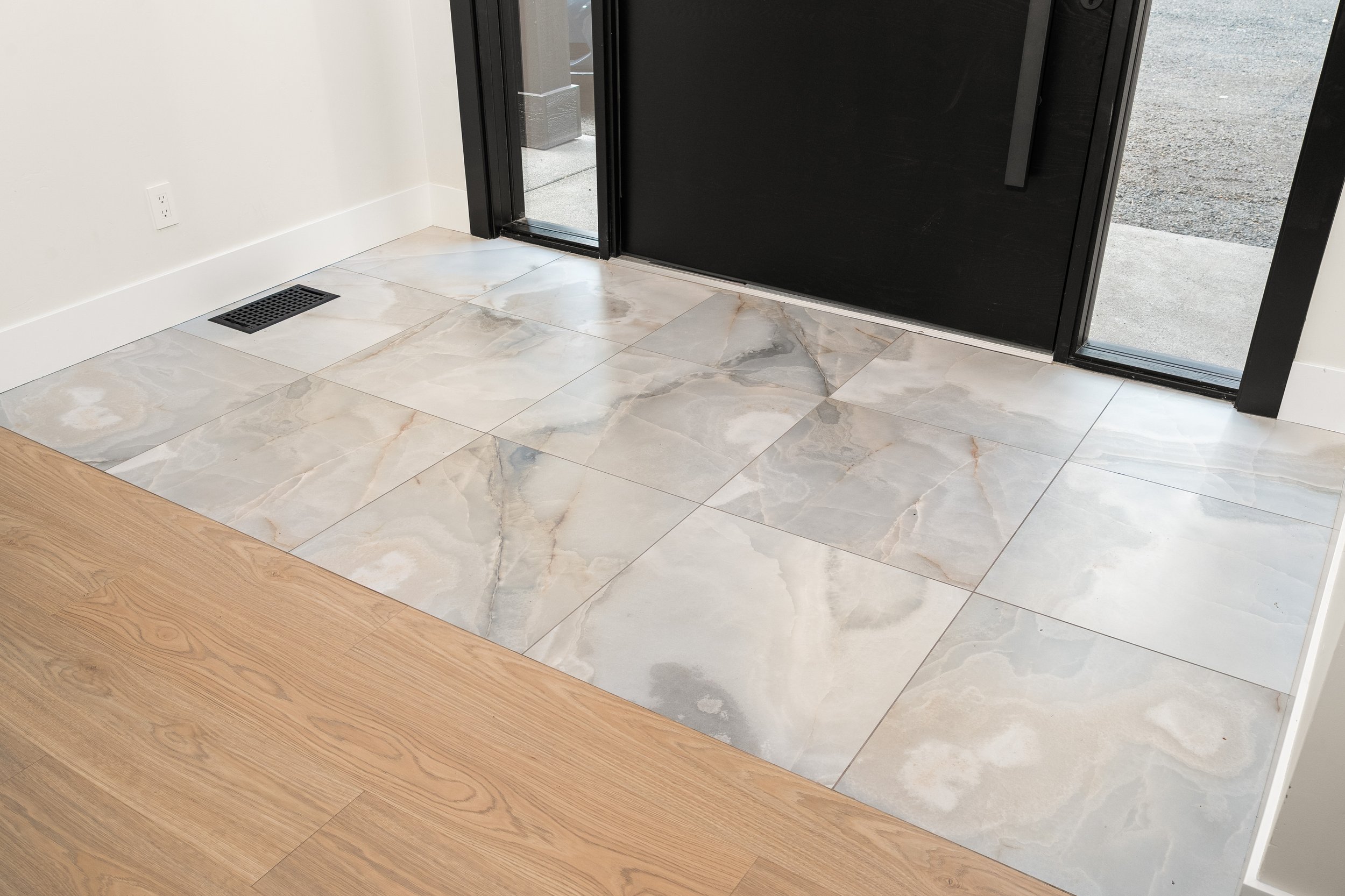 039-7115 S Plymouth Rd-035.jpg