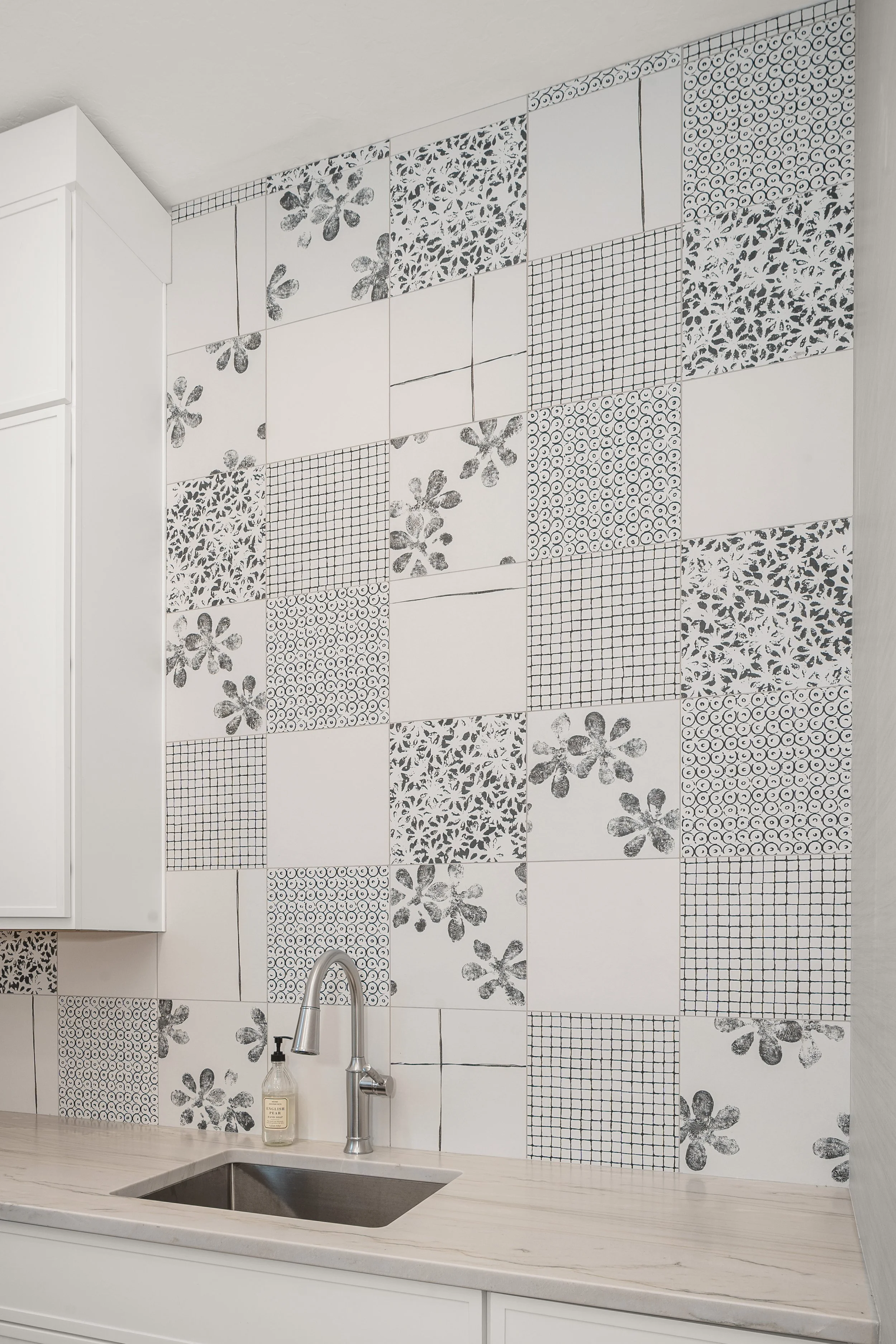 073-7115 S Plymouth Rd-069.jpg