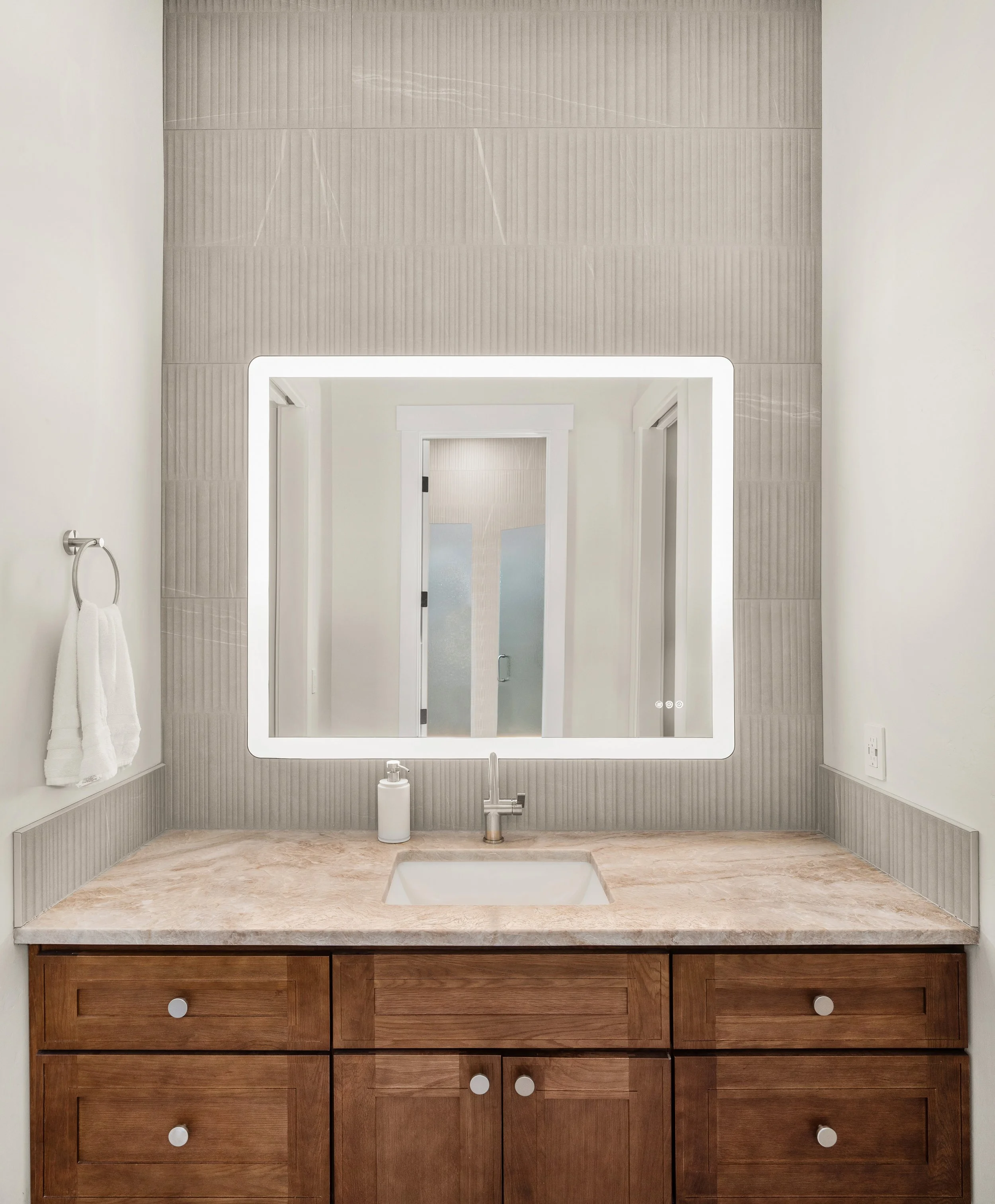 078-7115 S Plymouth Rd-074.jpg