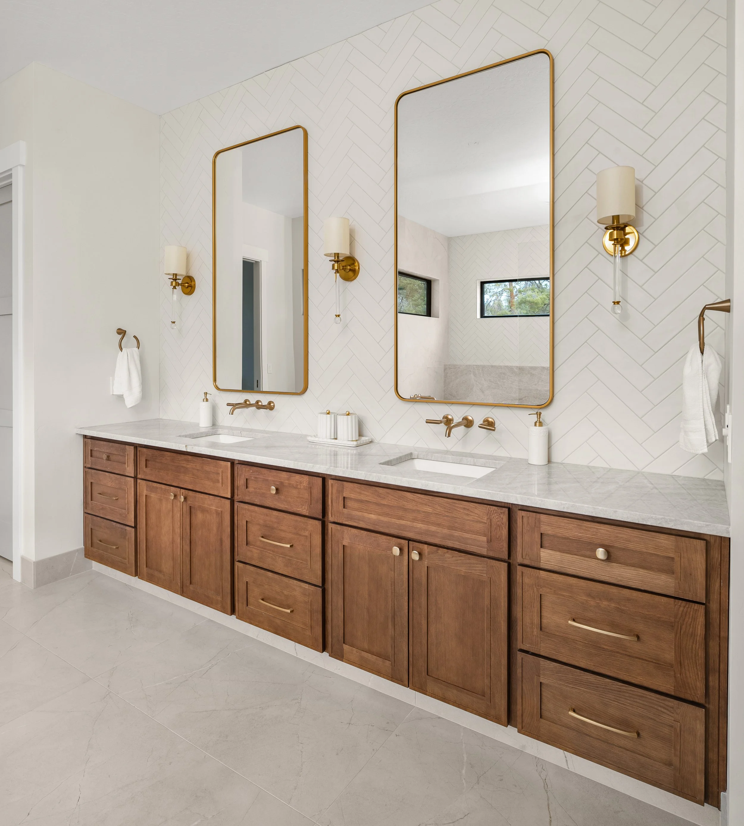 042-7115 S Plymouth Rd-038.jpg