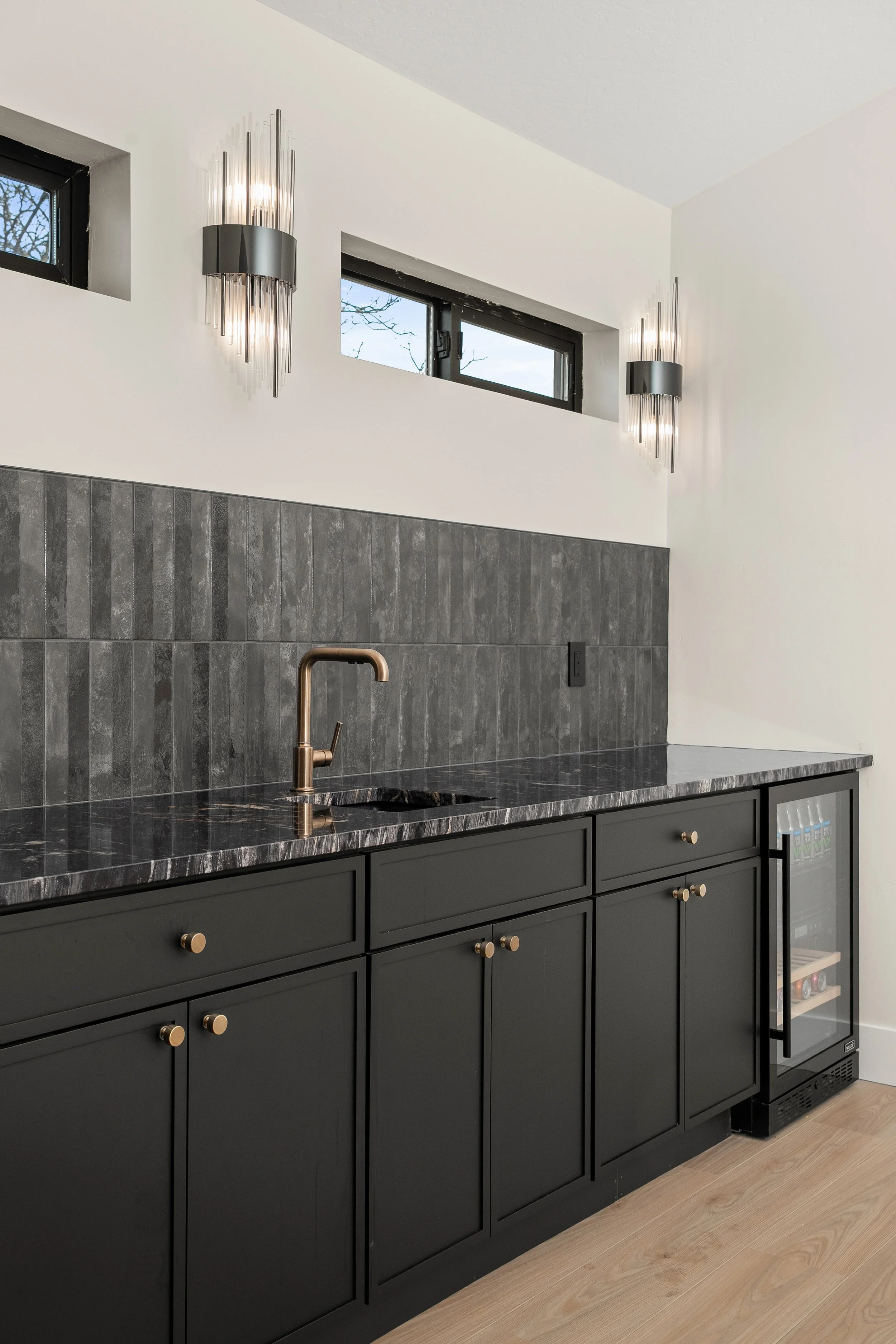 107-7115 S Plymouth Rd-101.jpg