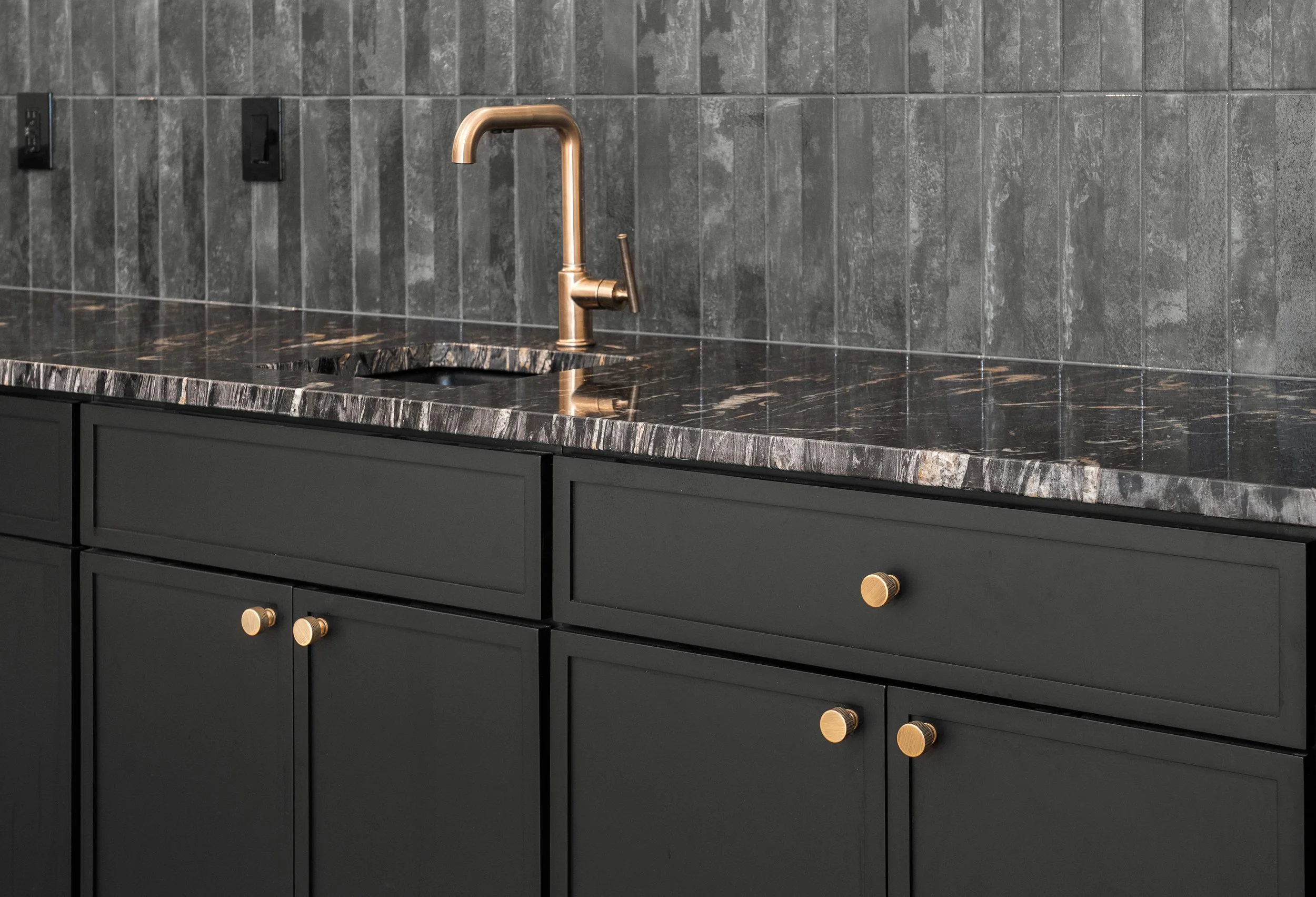 109-7115 S Plymouth Rd-103.jpg