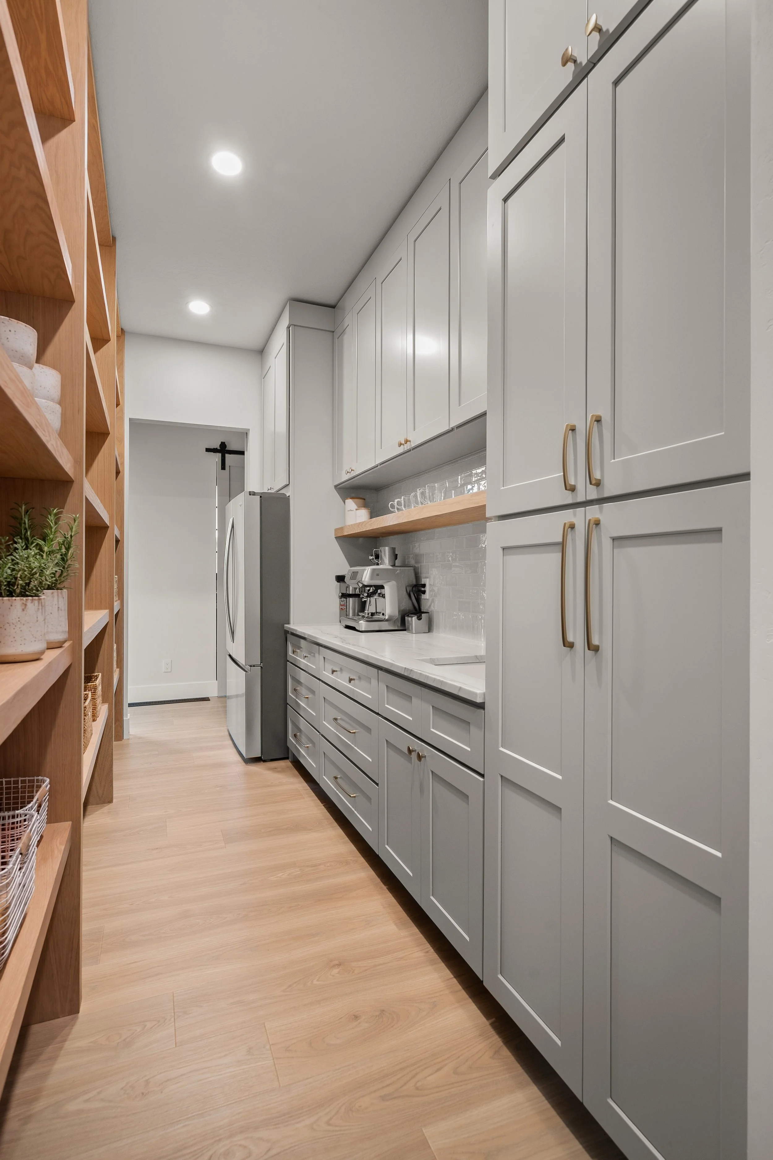 027-7115 S Plymouth Rd-024.jpg