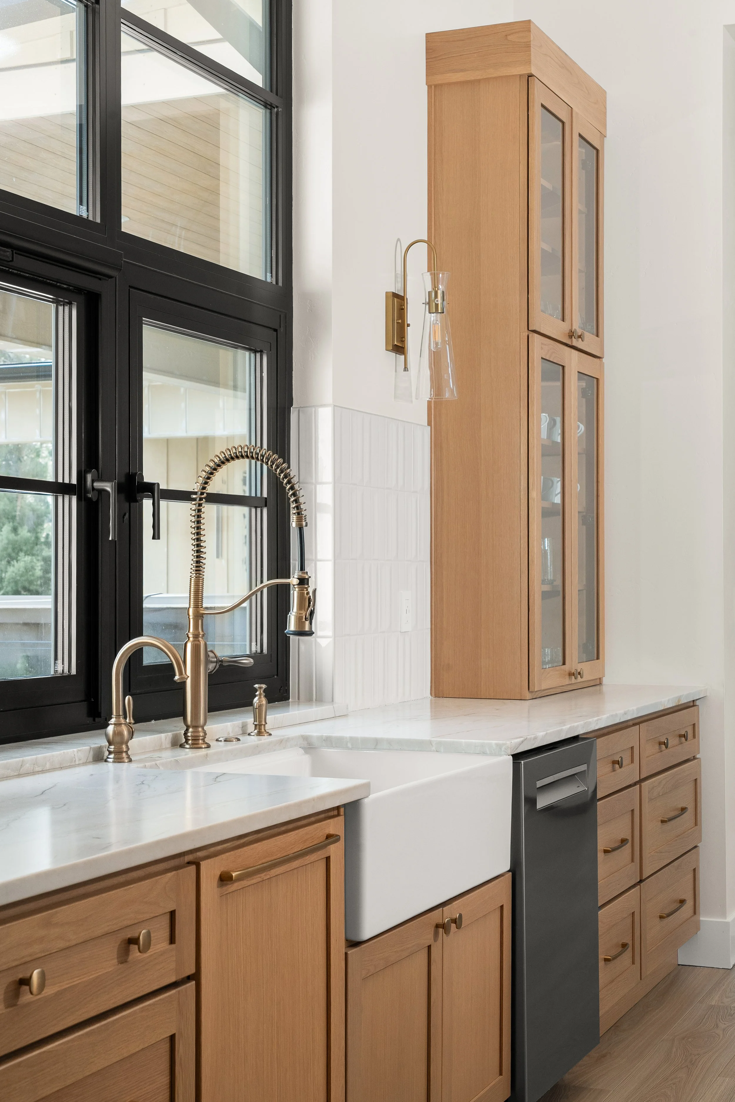 010-7115 S Plymouth Rd-010.jpg