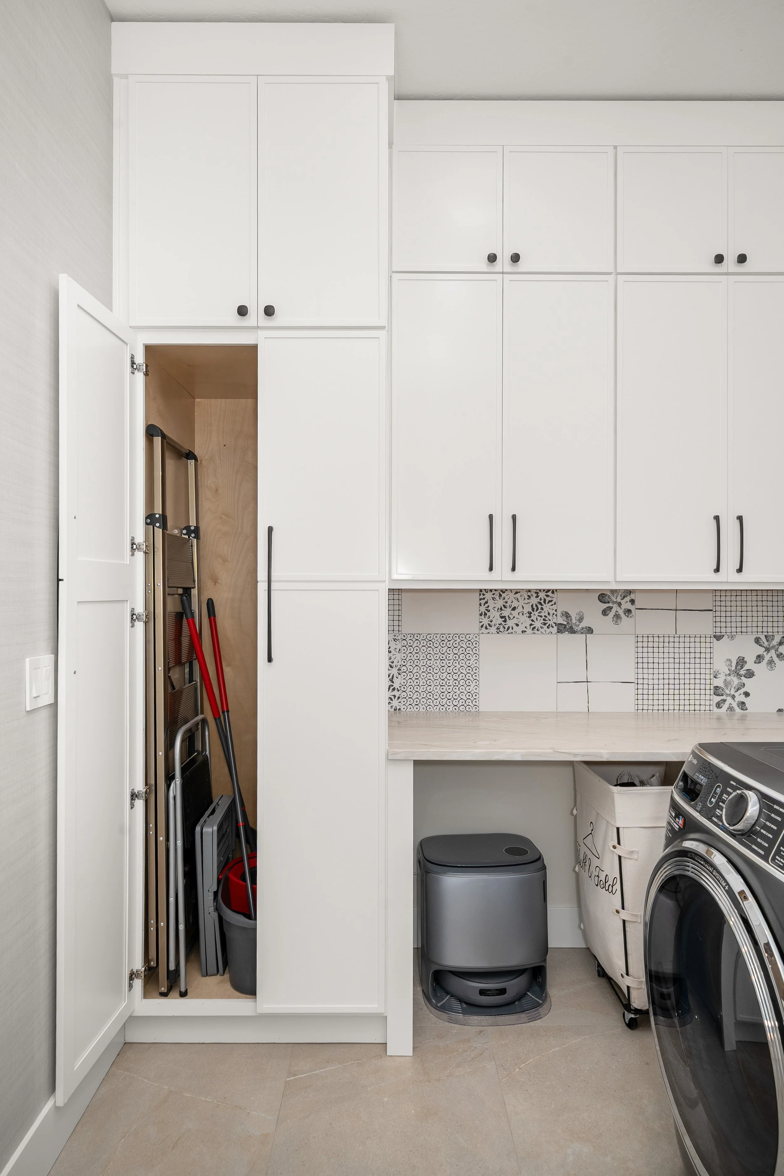 071-7115 S Plymouth Rd-067.jpg