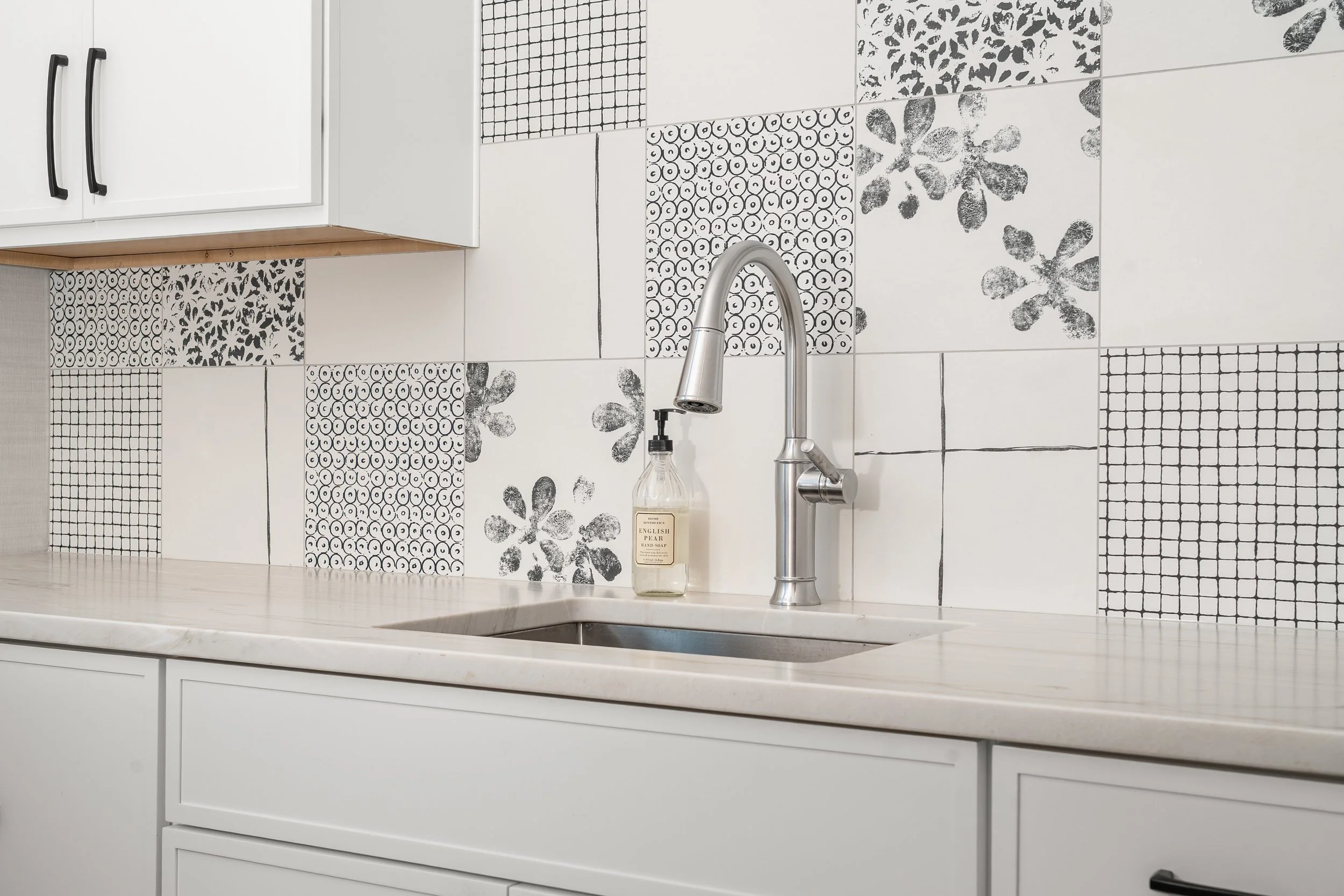 076-7115 S Plymouth Rd-072.jpg