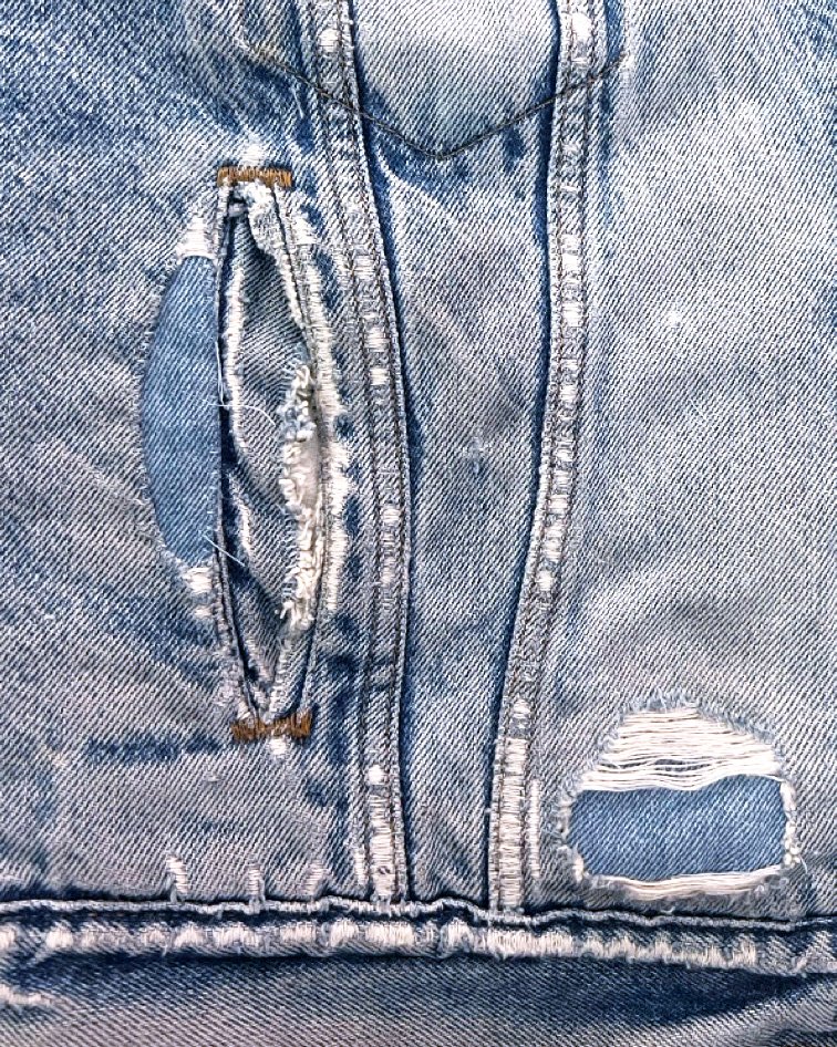 Denim_Jacket_pockets.jpeg
