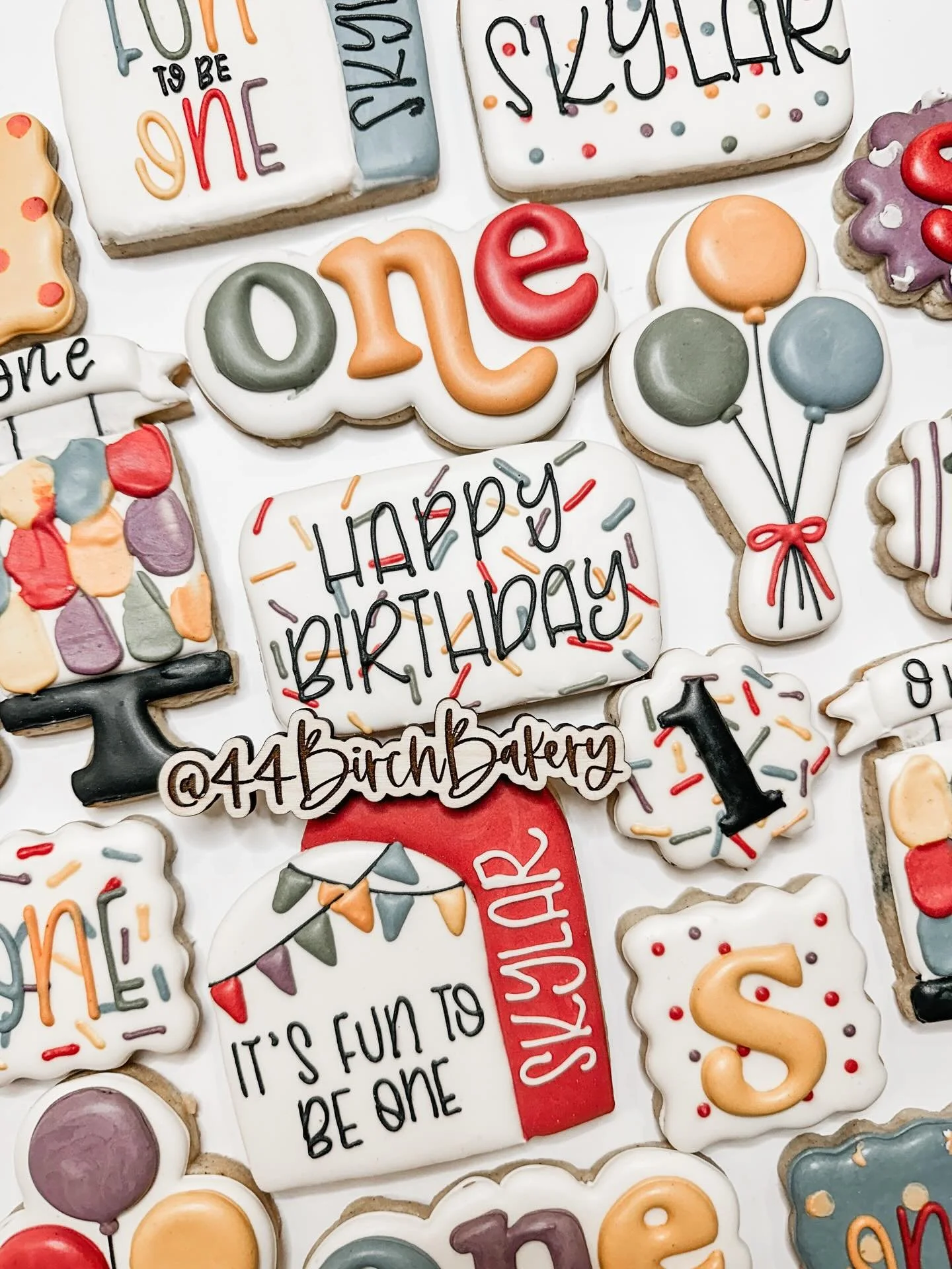 It&rsquo;s fun to be one!

#customcookies #funtobeone #mncookier #44birchbakery #cookieart