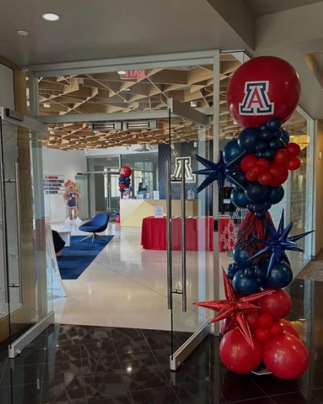 U of A Corporate Event Balloon Column