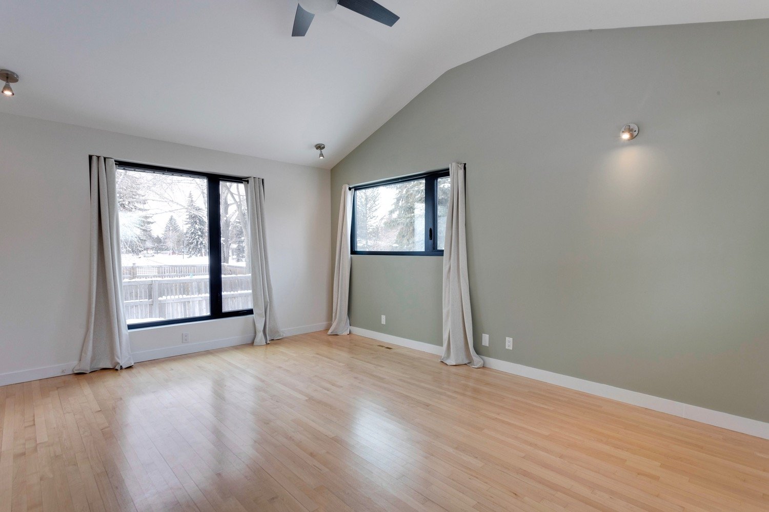Interior Renovation - Paint, Drywall Returns, Door Installation 3.jpg