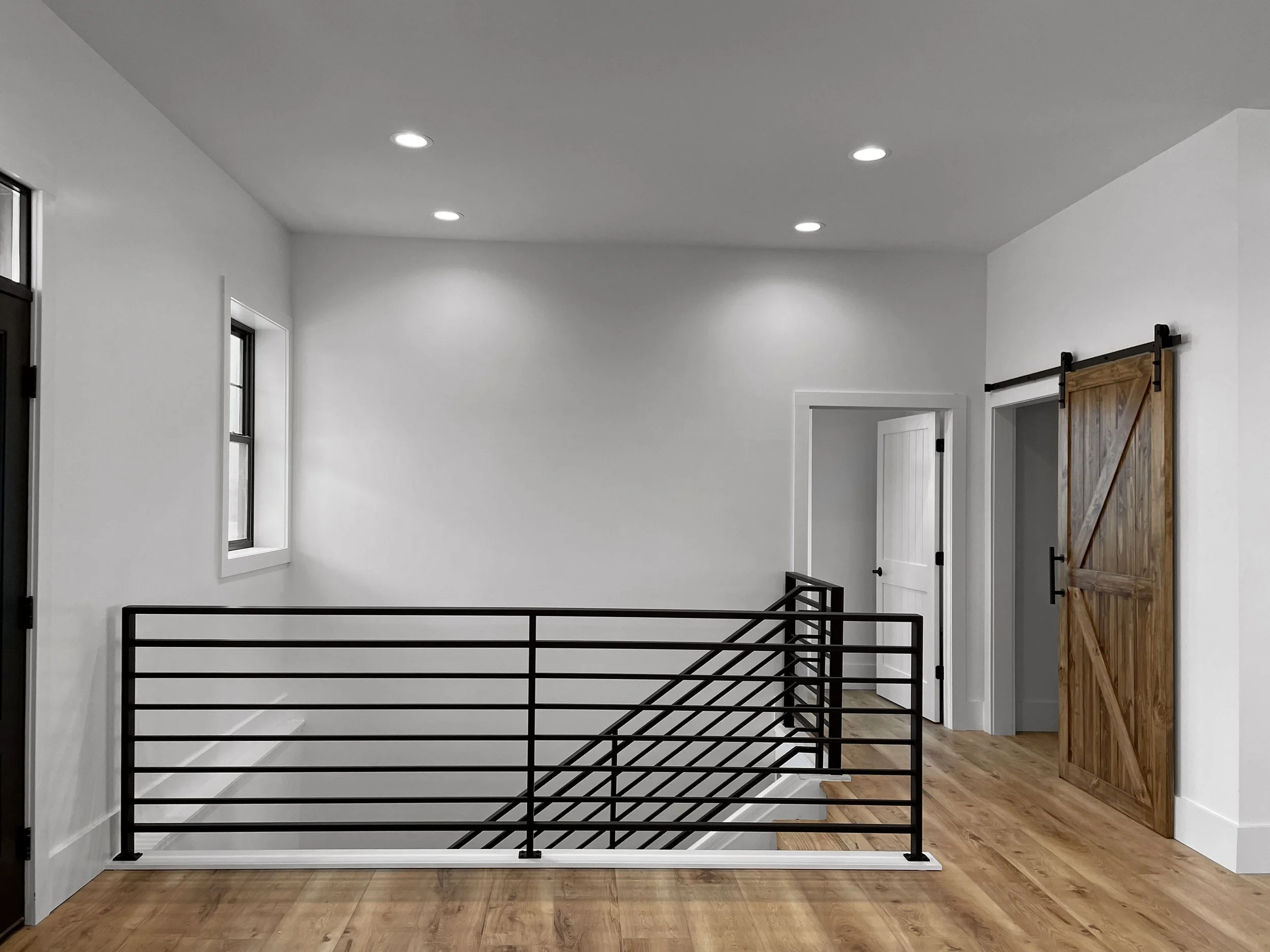 MODERN FARMHOUSE- HORIZONTAL STAIR RAILING