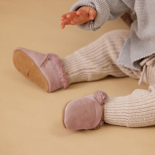 PRETTY-BRAVE-AW26-Baby-Cosy-Moc-Dusky-Pink-Campaign-WEB-JPG.jpg