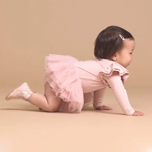 PRETTY-BRAVE-AW26-Baby-BabyElectric-Hearts-Campaign-b-WEB-JPG.jpg