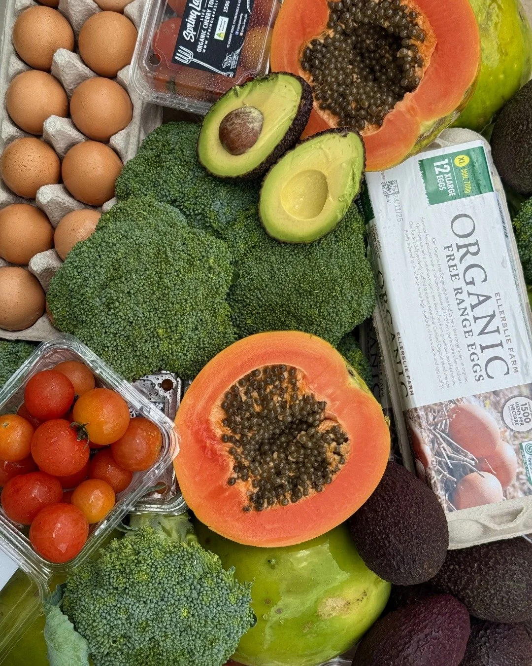 Fresh deals for your weekend shop!
🥦Broccoli $9.99/kg
🧡Paw Paw $10.99/kg
🍅Cherry Tomato $5.69
🥚Organic Eggs $10.99
🥑Hass Avocado $3.49 each
Available Friday 31st - Sunday 2nd November 
#WeekendSpecials #OrganicGroceries #ShopLocal #FreshFinds