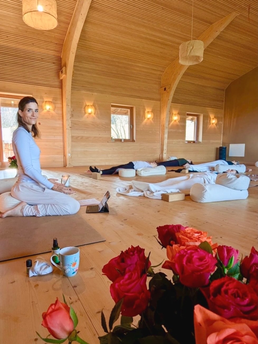 Du kannst nicht kraftvoll leben, wenn du dich innerlich verlierst.

Ich kenne dieses Gef&uuml;hl, sich selbst zu verlieren, aus meinem eigenen Leben sehr gut. Vieles von dem, was ich heute begleite, habe ich selbst erfahren, durchlebt und f&uuml;r mi