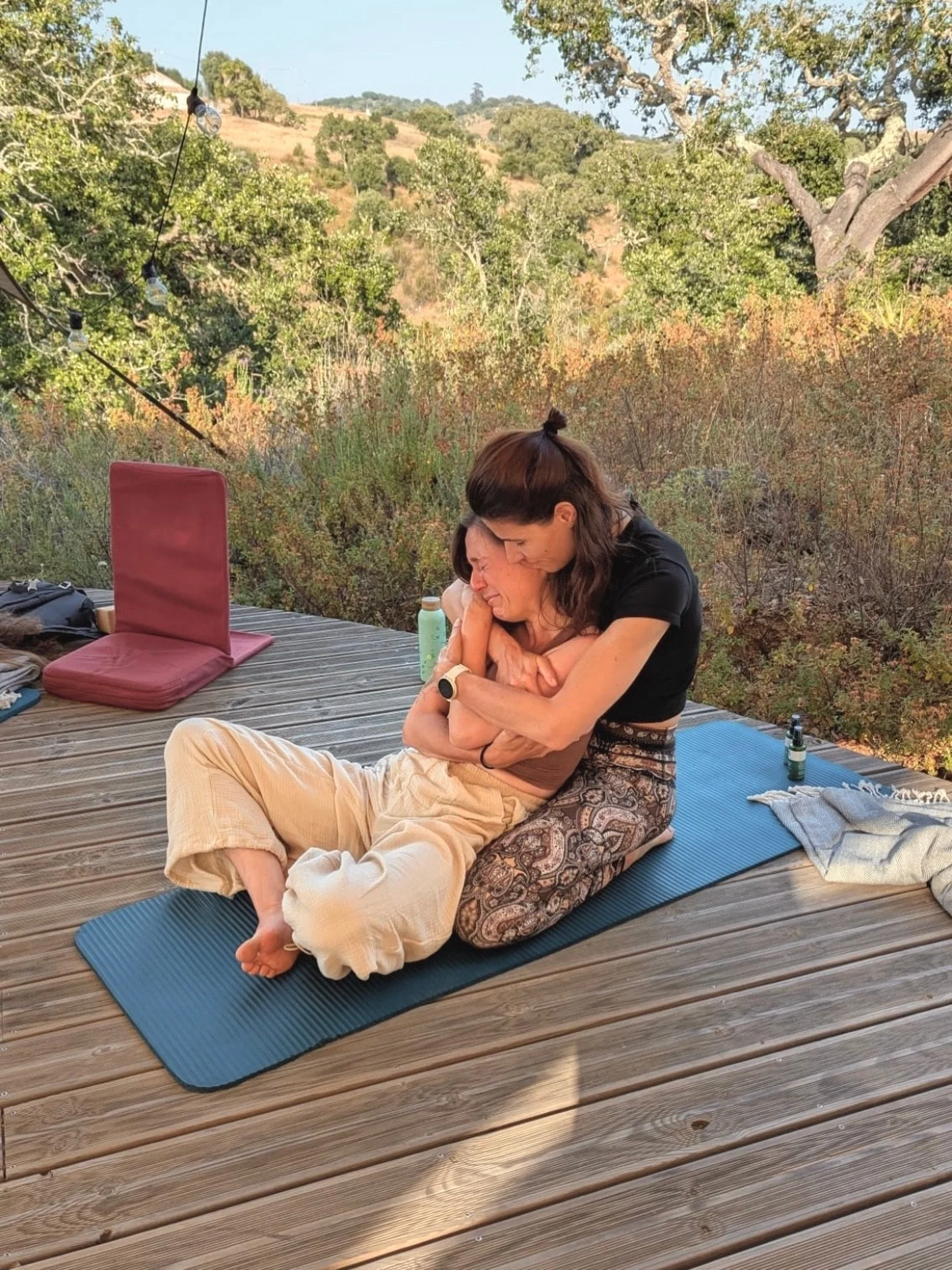 Ein Raum, in dem nichts zur&uuml;ckgehalten werden muss.

Und da ist jemand, der bleibt.

#breathwork #embodiment #raumhalten #somatischearbeit #nervensystemregulation