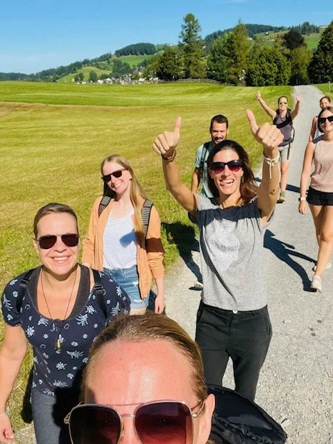 Selfie bei einer Gruppen-Wanderung