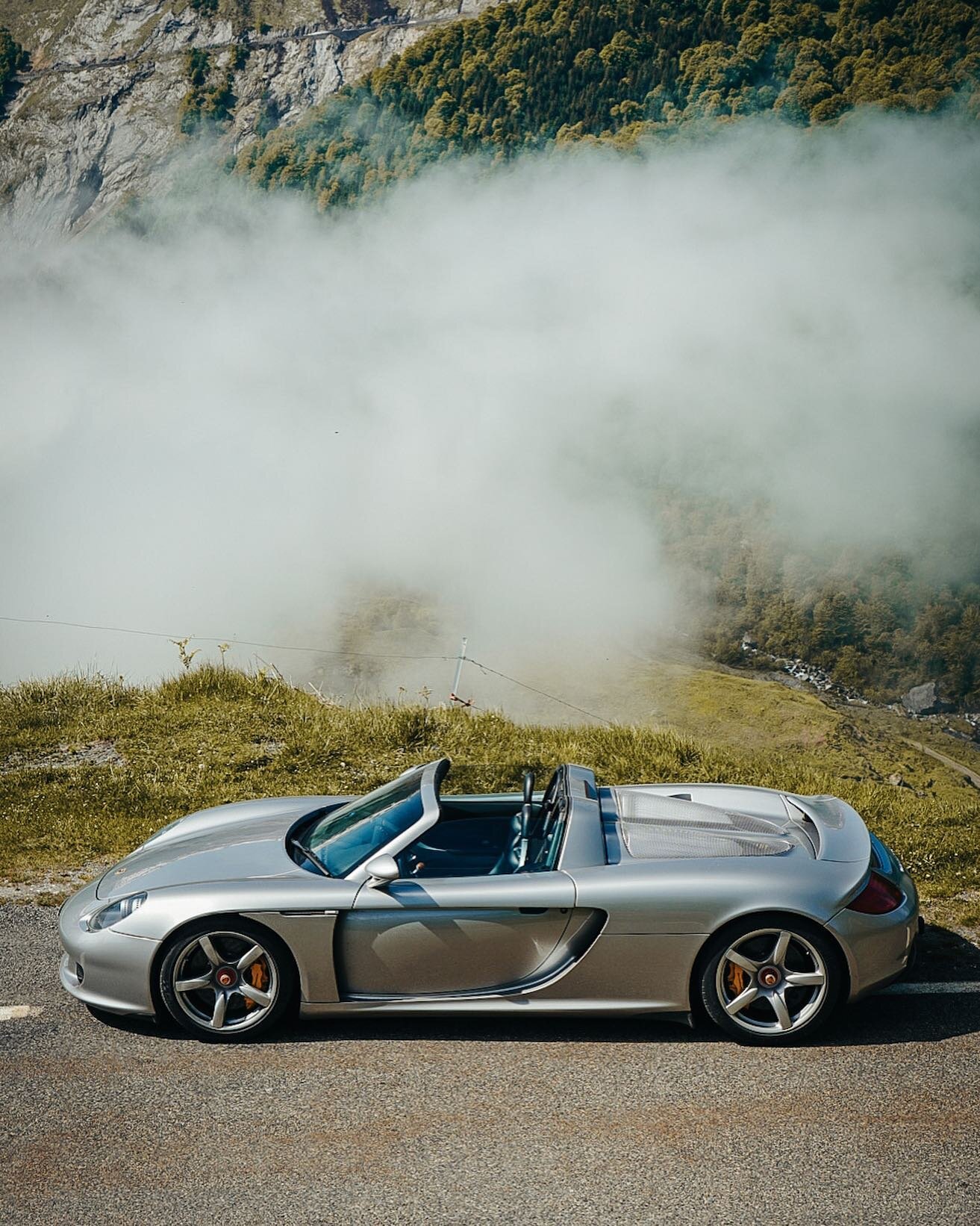 One of my favourite pictures I took of the Carrera GT last week. Such a treat to see one of these being used as intended. And the sound, oh the sound&hellip;
&bull;
@porsche @porsche.museum #CarreraGT #Porsche #PyreneesGrantour @gt.boulevard