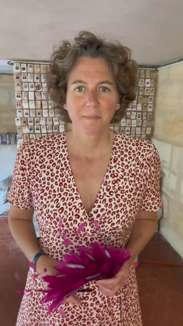 Bonne fête des mères à toutes les mamans qui me suivent ! Et bonne fête aux autres aussi, toutes des superwomen❤️
Tous ces chapeaux sont disponibles sur mon site !
#chapeau #fetedesmeres #mariage #capeline #serretête
