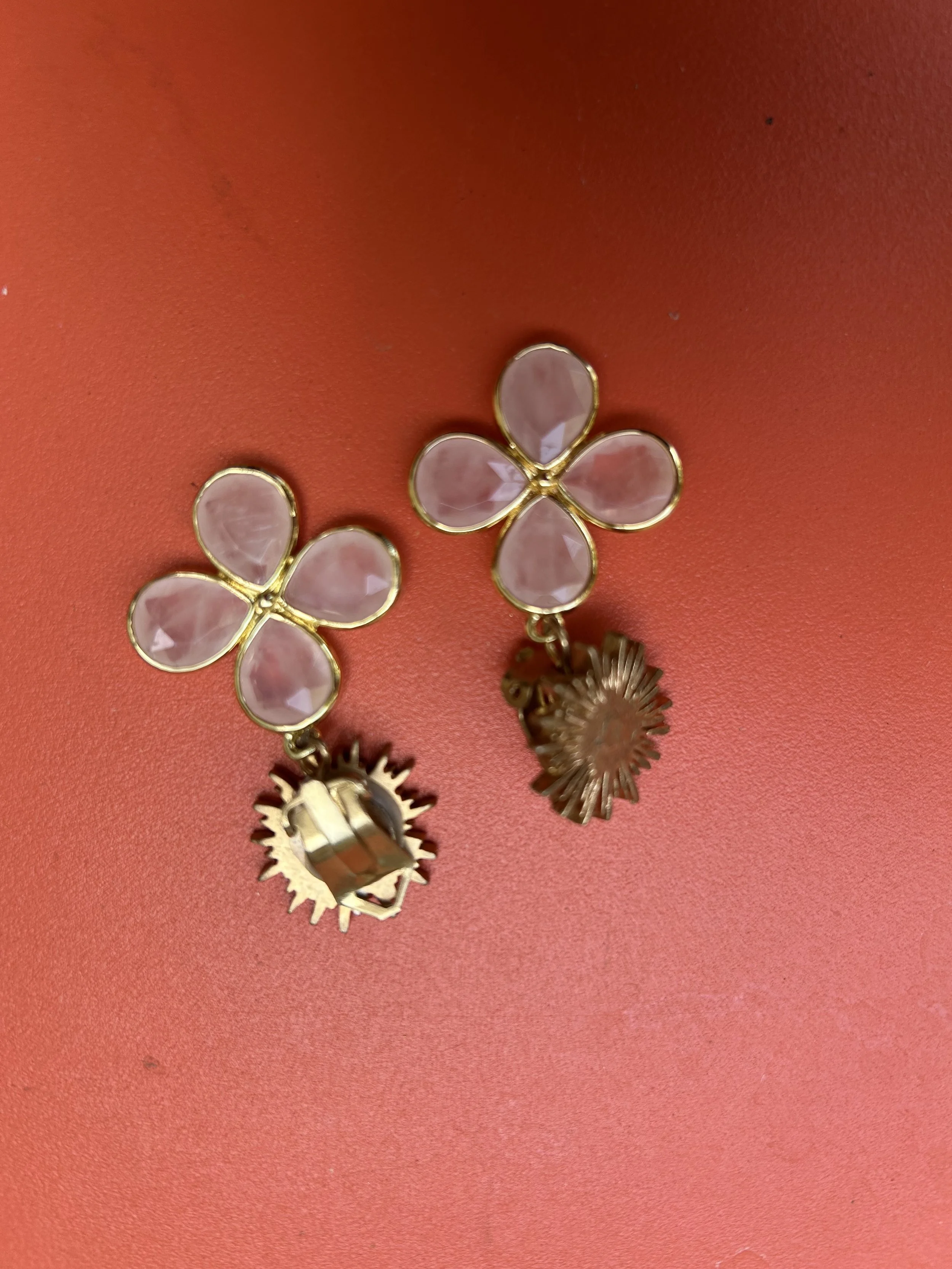 Clips fleurs en pierre fine