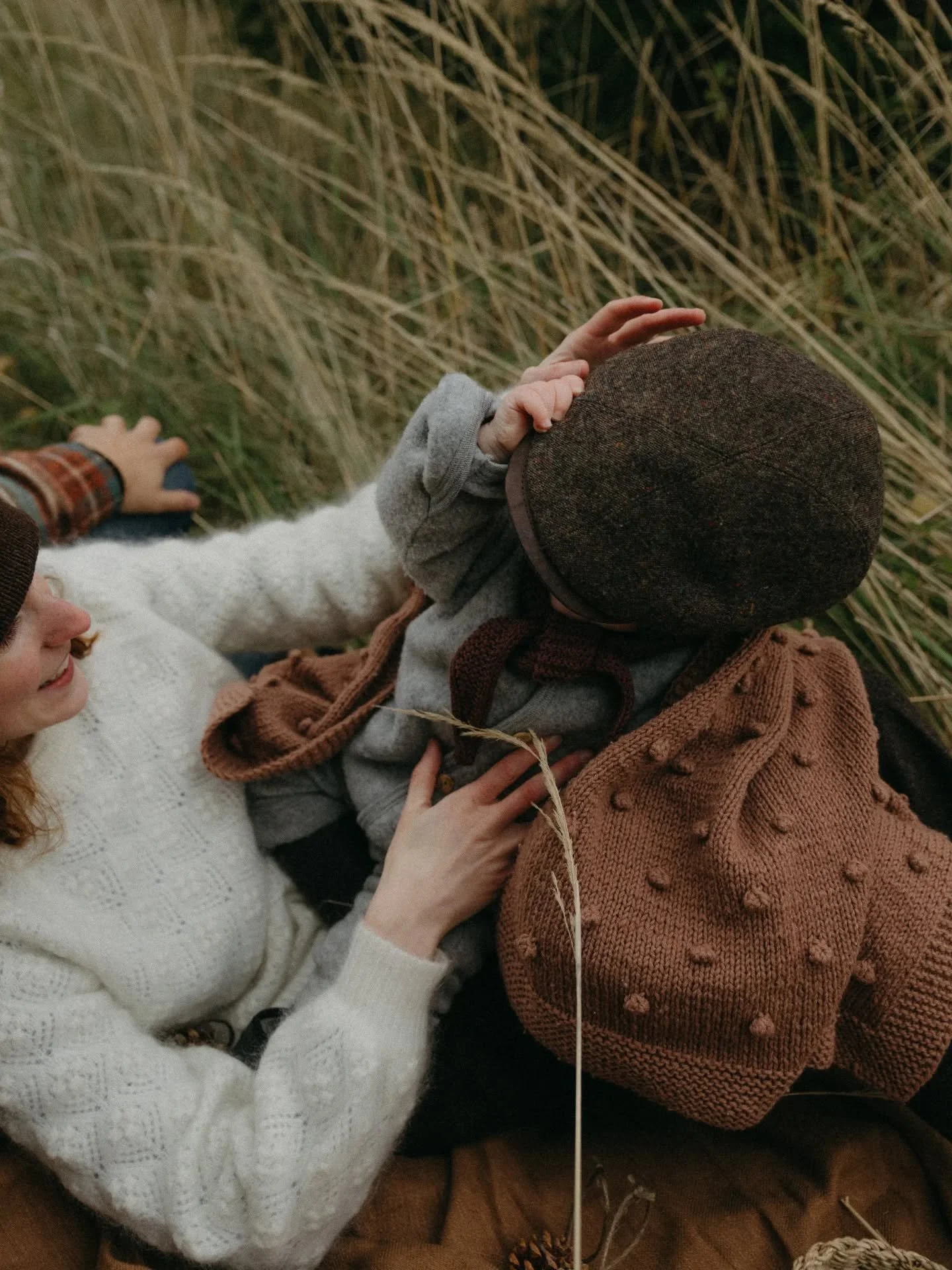 Dans les sapins.
L&rsquo;hiver est &agrave; nos portes.

Un petit peu d&rsquo;eux, de ce moment au milieu des sapins. 
C&rsquo;&eacute;tait si bien de vous retrouver dans le temps. 
De raconter encore peu de votre histoire.
De vous voir grandir ensem