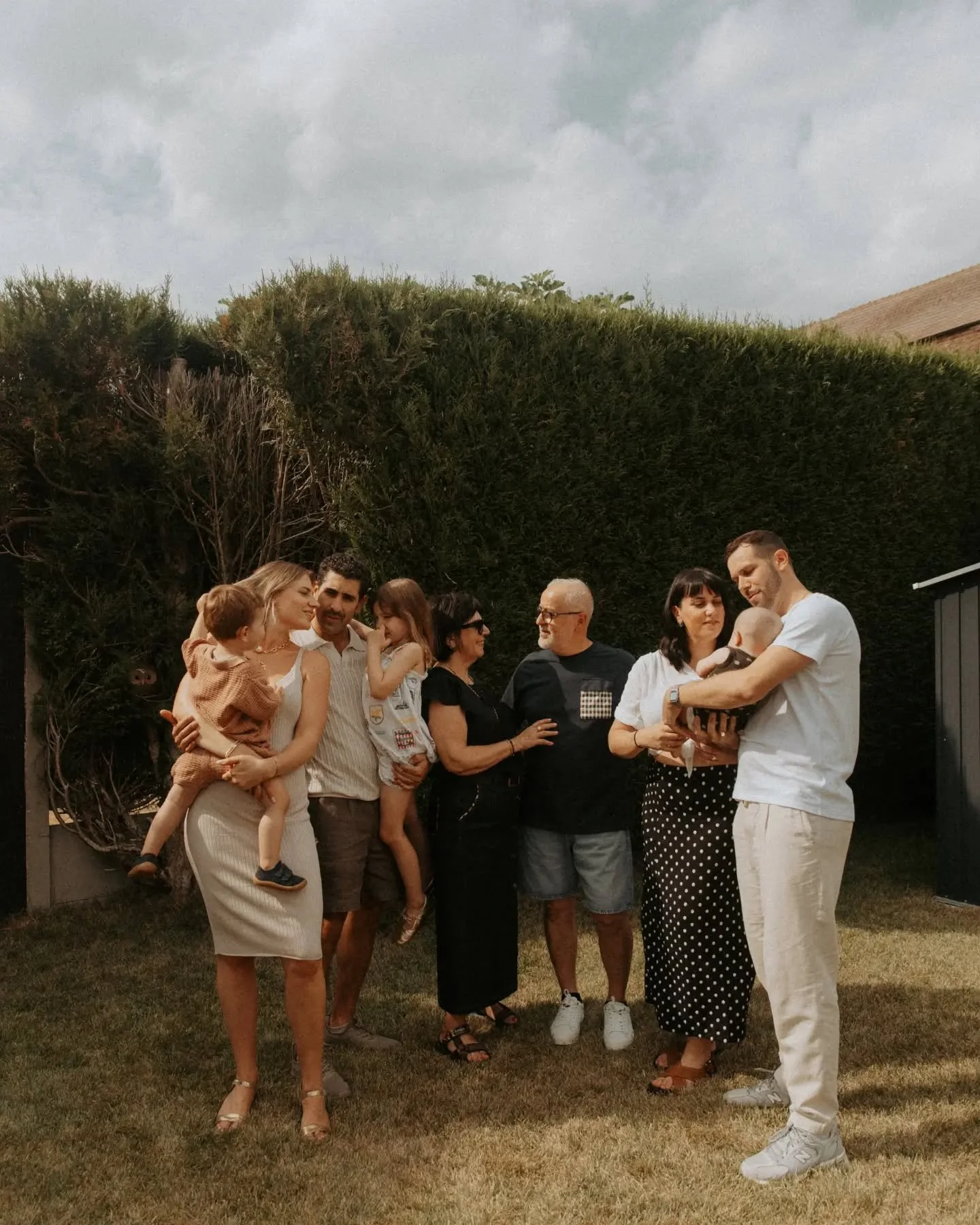 VOGUER
reportage en famille
(Avec des petits visages discrets) 

Pour me comprendre, il faut me laisser venir jusqu&rsquo;&agrave; vous. Me laisser vous lire et composer avec l&rsquo;instant.

Il y a le vrai et l&rsquo;authentique dans le quotidien. 