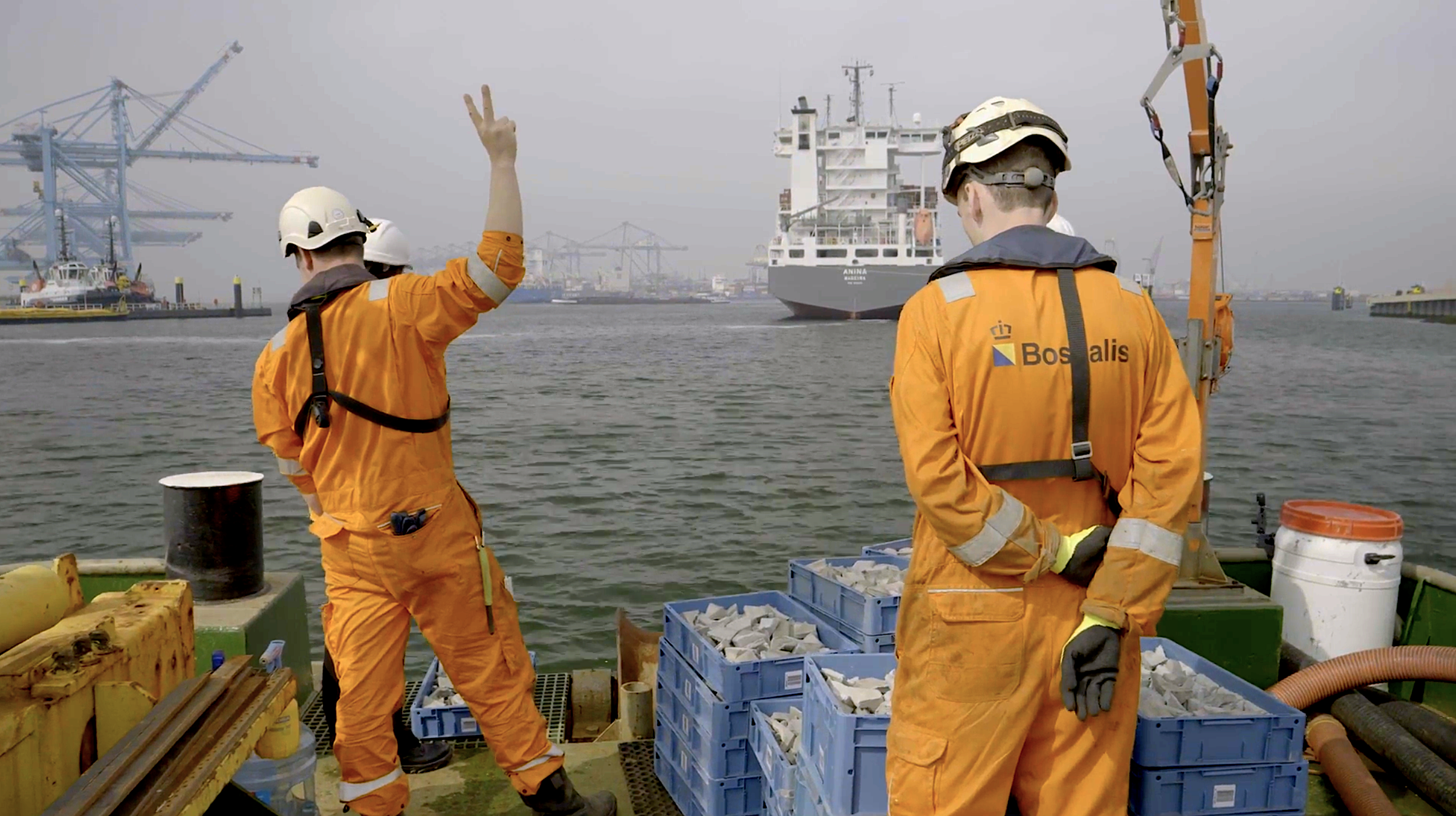 bluelinked boskalis reefbooster installation rotterdam harbor.png