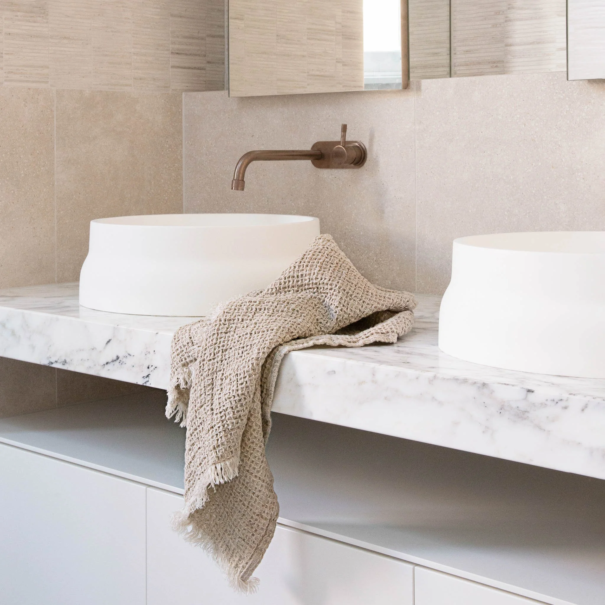 Hale Mercantile | Flocca Linen Hand Towel - Sable