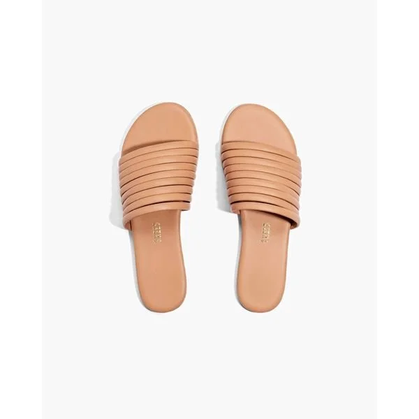 TKEES | Caro in Pout