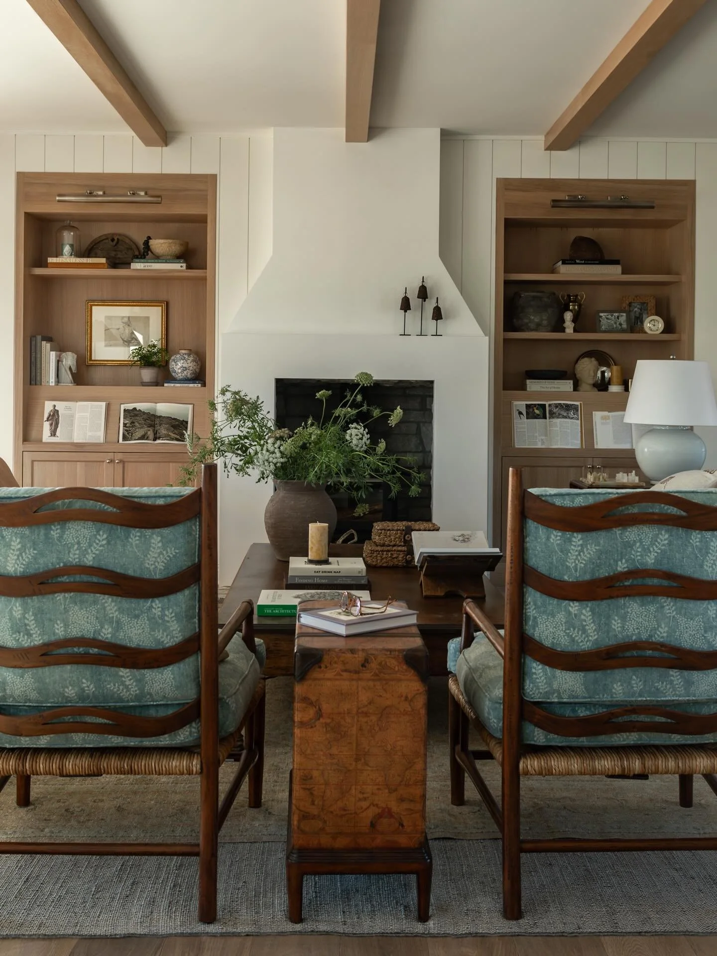 I had so much fun going on a full Design DNA deep dive of the #OhoCotswoldinIowa living room with @homesandgardensofficial. We unpacked all the ways we made the space feel &ldquo;collected, whimsical, and balanced&rdquo;&mdash;from the unexpected col