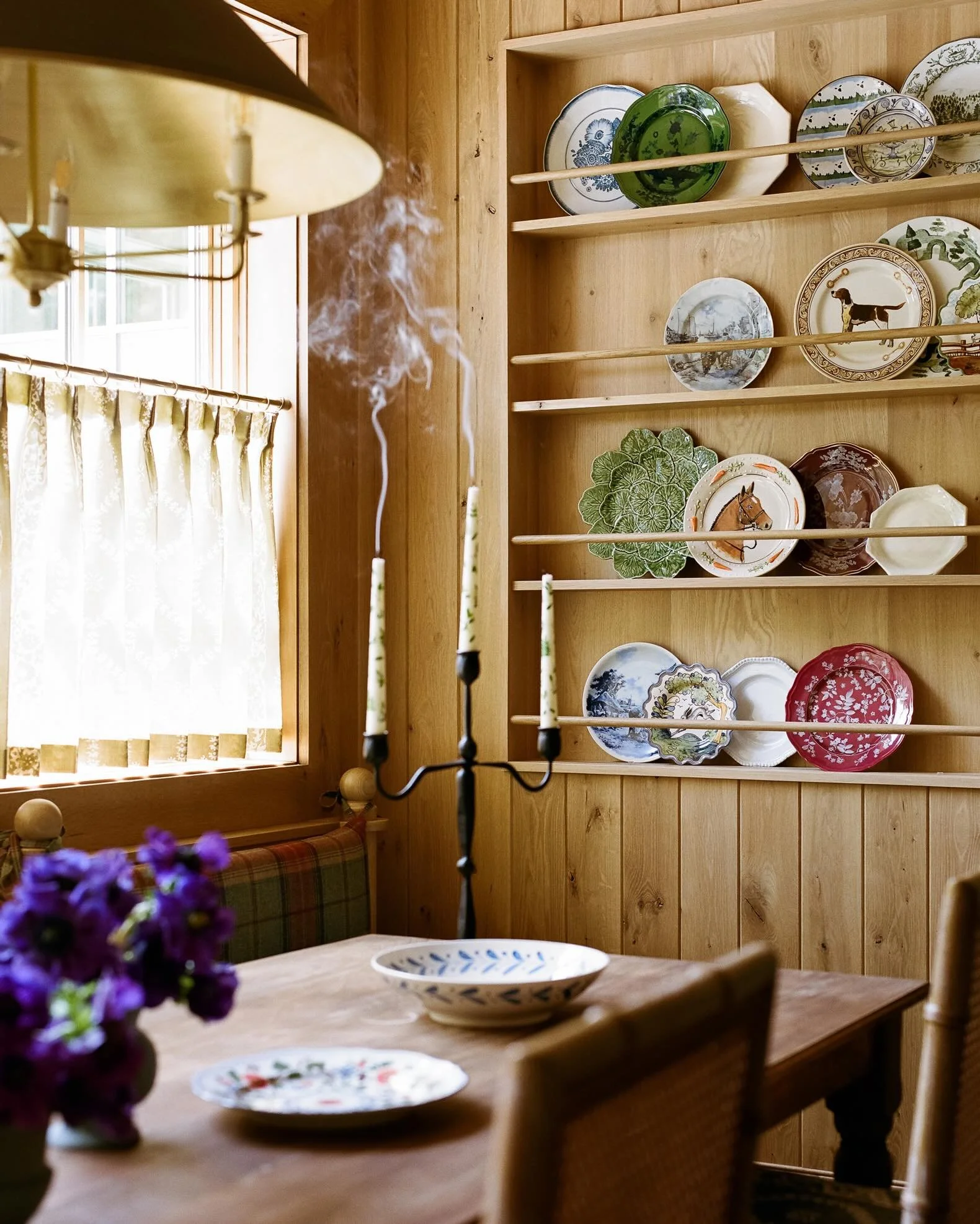 No one loves a good #BTS photo more than this former photographer. 🤍

It took us three full days to photograph Mysa Hus - but when you&rsquo;re capturing roughly 5,000 square feet, five bedrooms, five bathrooms, and all the tiny details we obsessed 