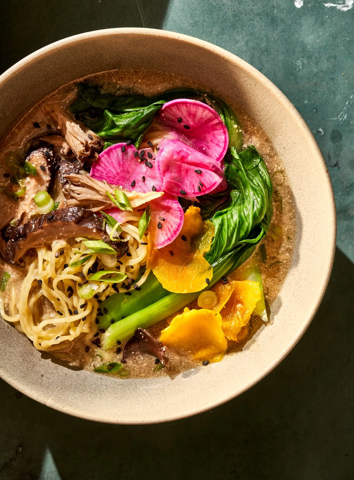 210612_COOKING_WITH_MUSHROOMS_MISO_MAITAKE_RAMEN_036.jpg